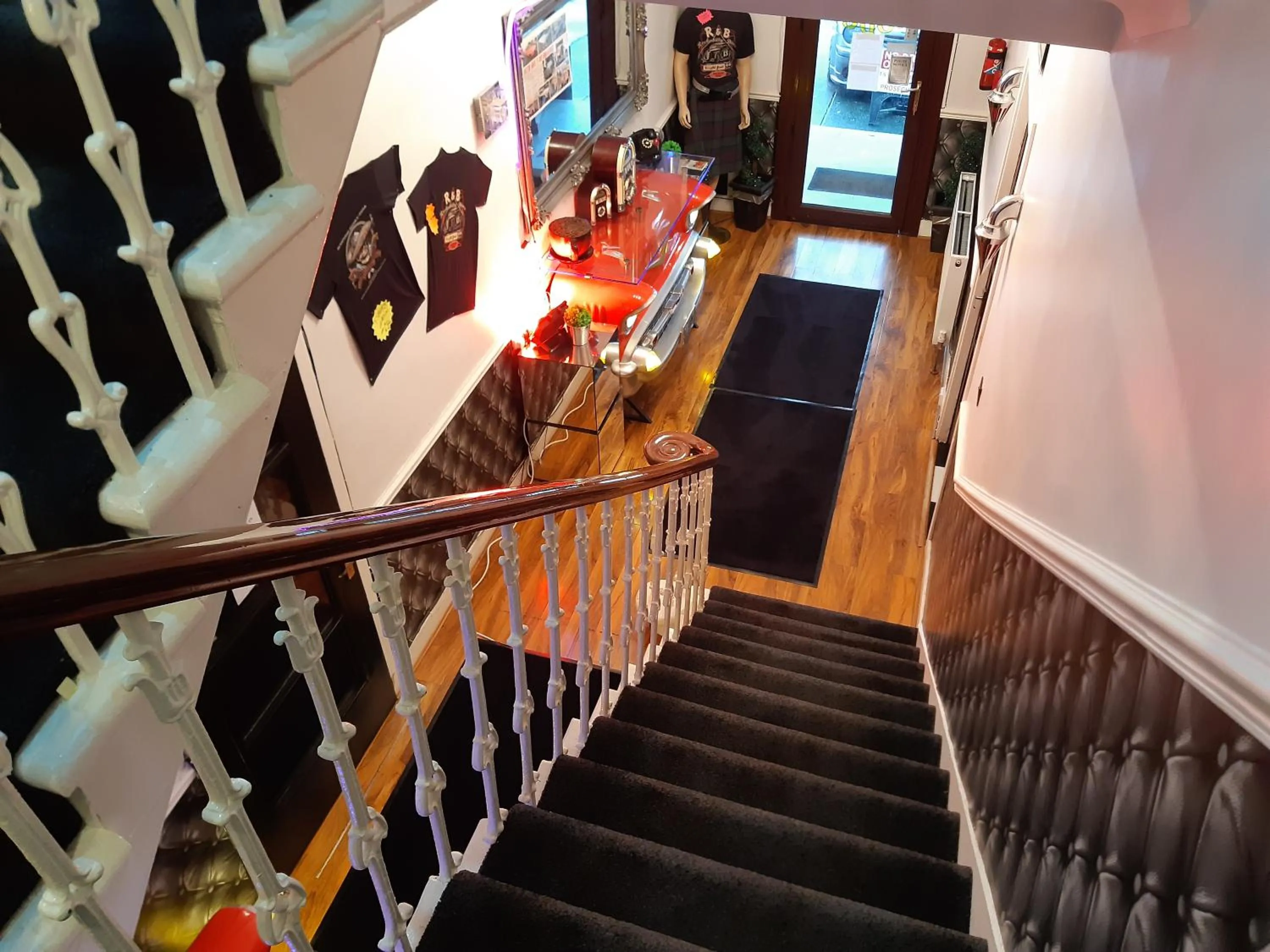 Property building in Cadillac Kustomz Guest House