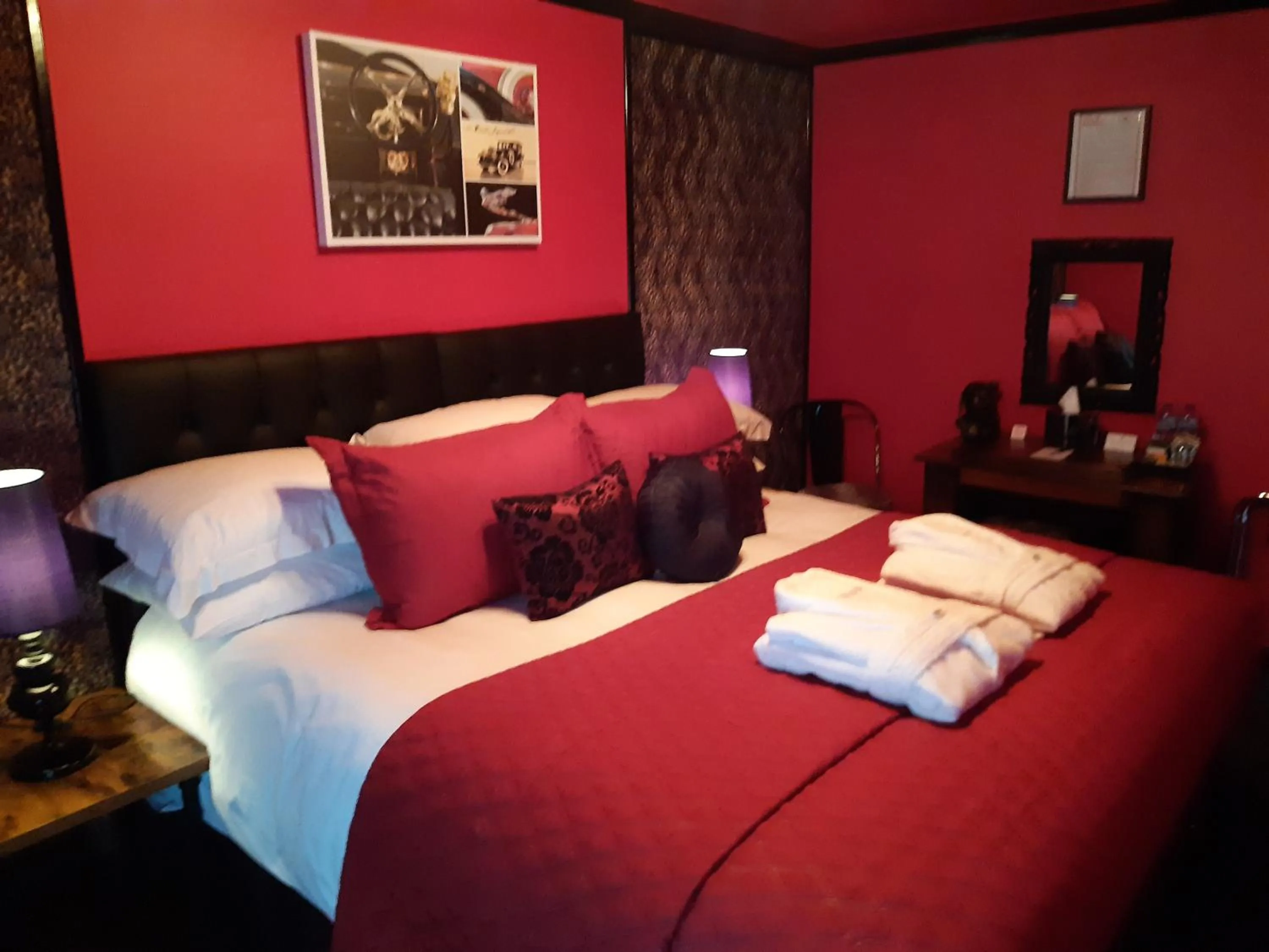 Bedroom, Bed in Cadillac Kustomz Guest House