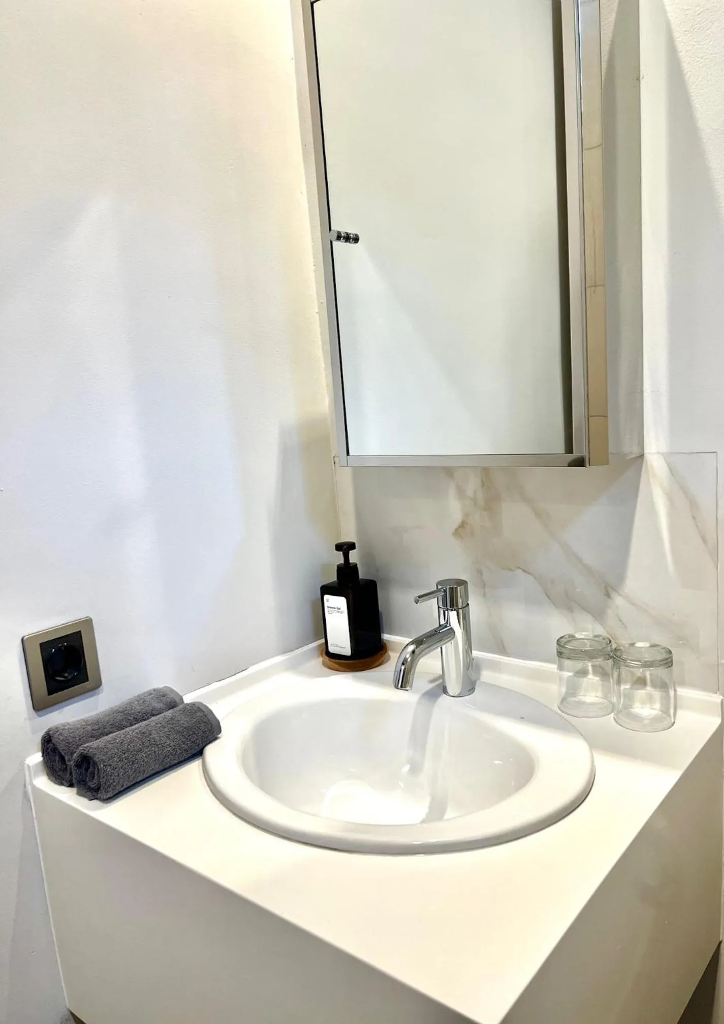 Bathroom in Charlie Guest House