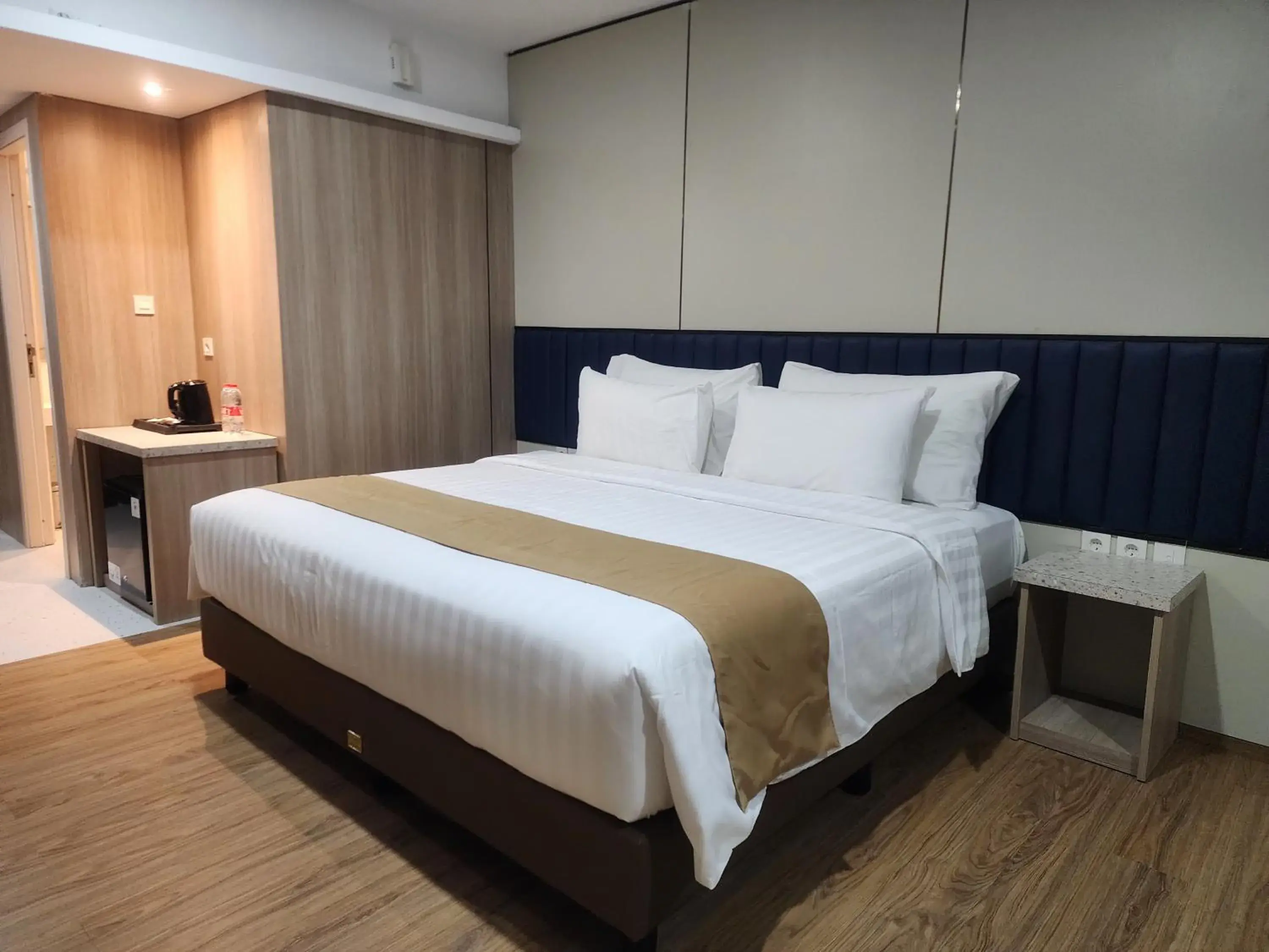 Large Double Room in Gulala Azana Hotel & Resort Guci Tegal Large Double Room in Gulala Azana Hotel & Resort Guci Tegal