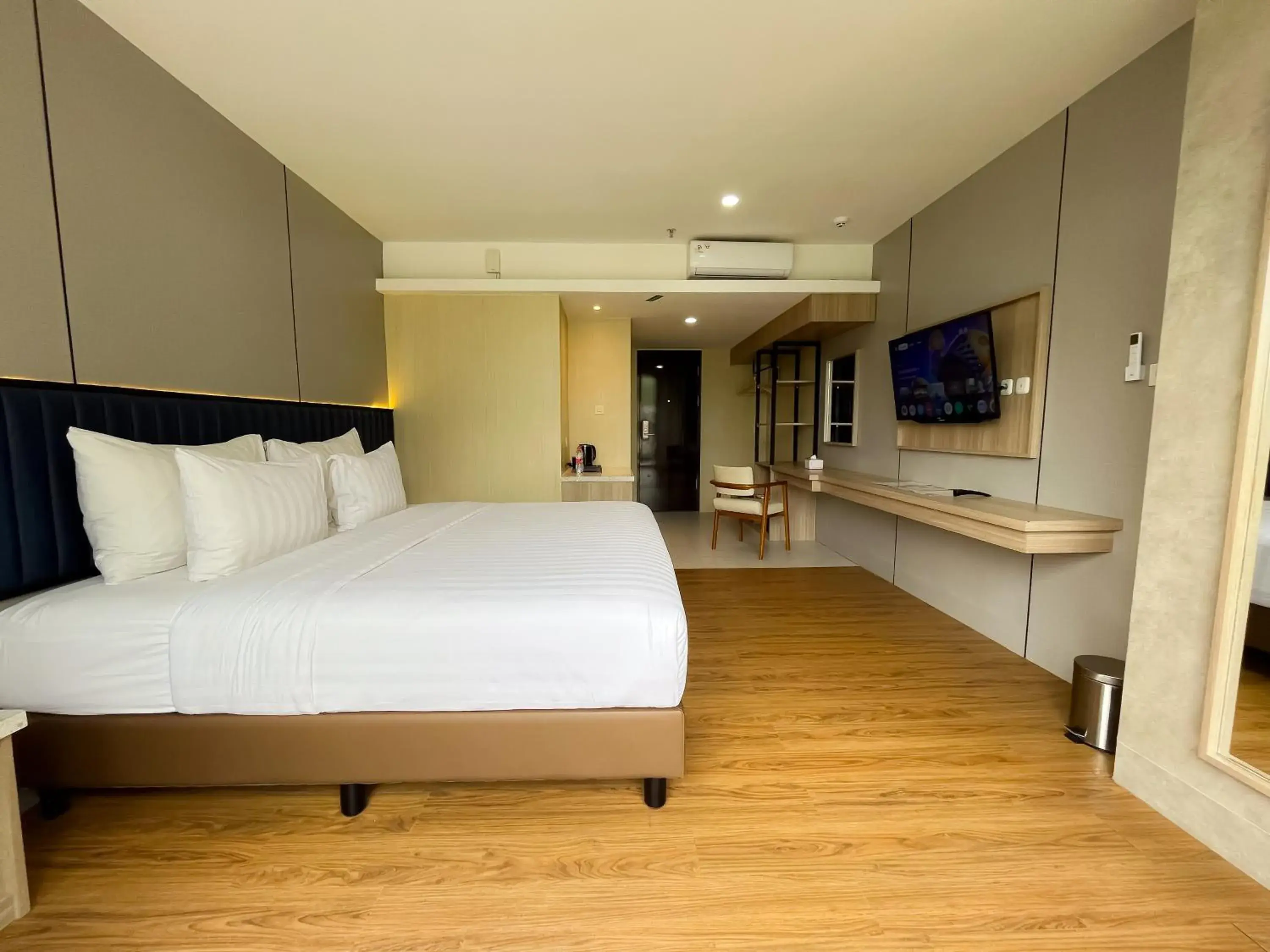 King Room with Mountain View in Gulala Azana Hotel & Resort Guci Tegal King Room with Mountain View in Gulala Azana Hotel & Resort Guci Tegal