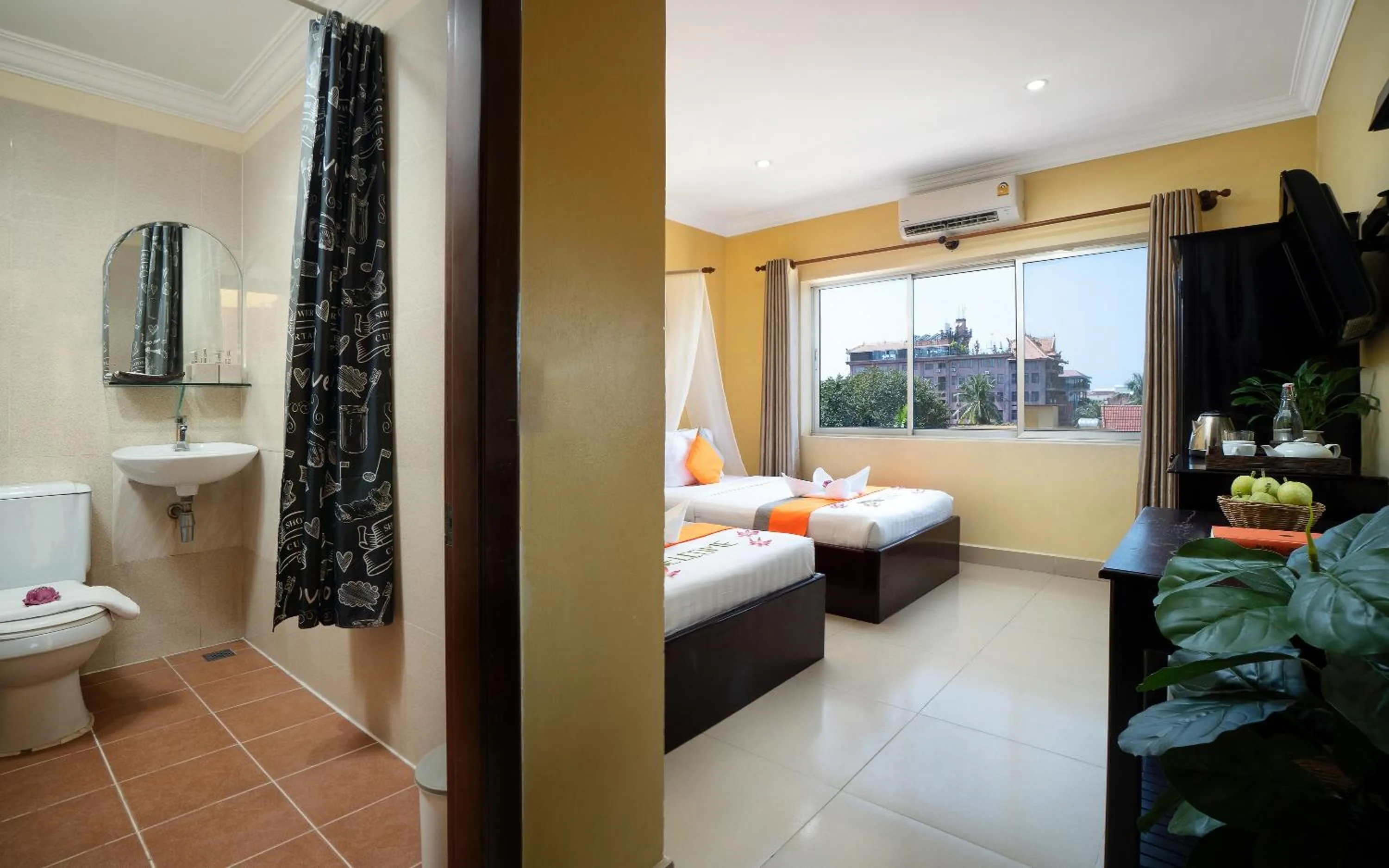 Toilet, Bed in Harmony Indochine d'Angkor