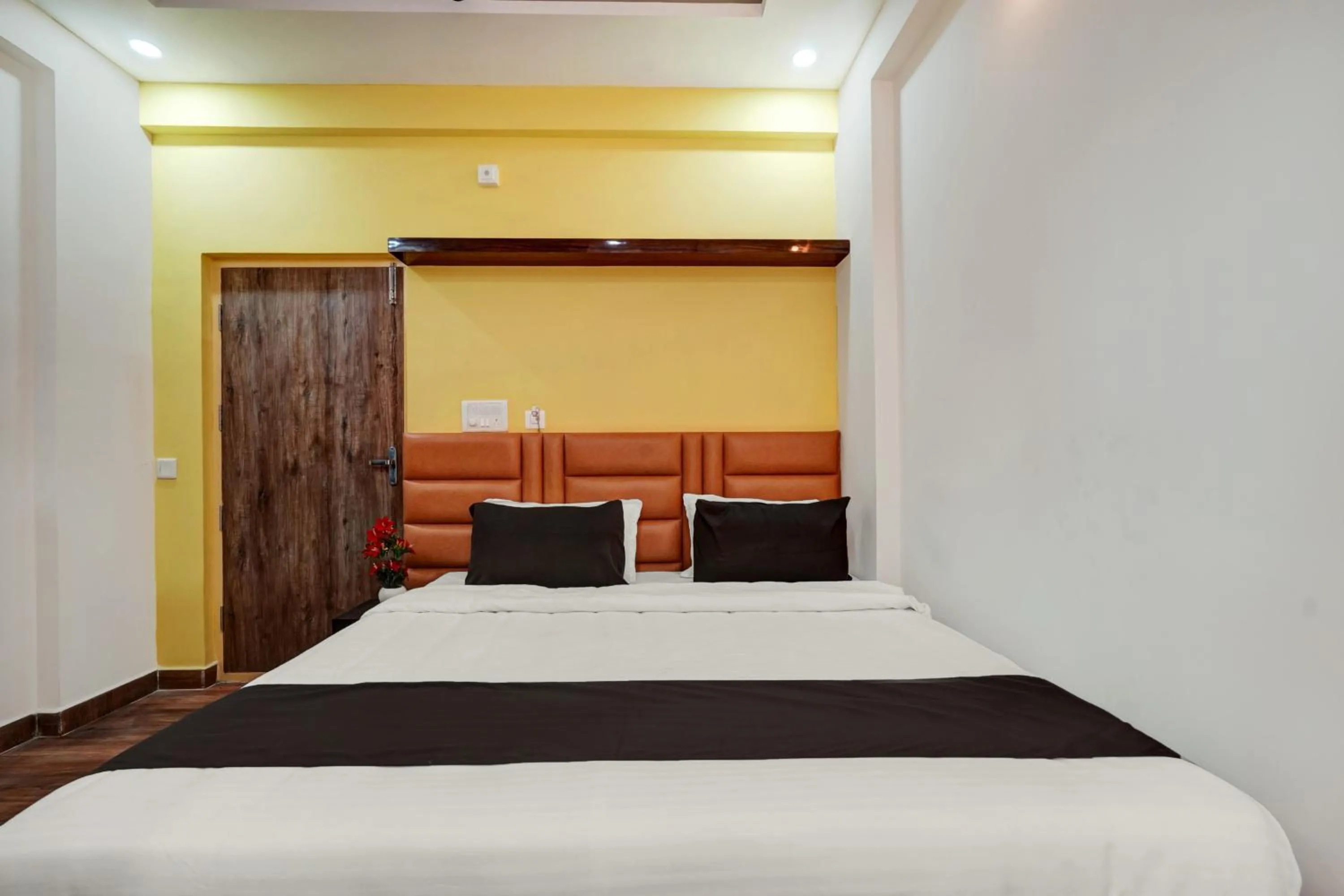 Lobby or reception, Bed in Collection O UTSAV GRAND