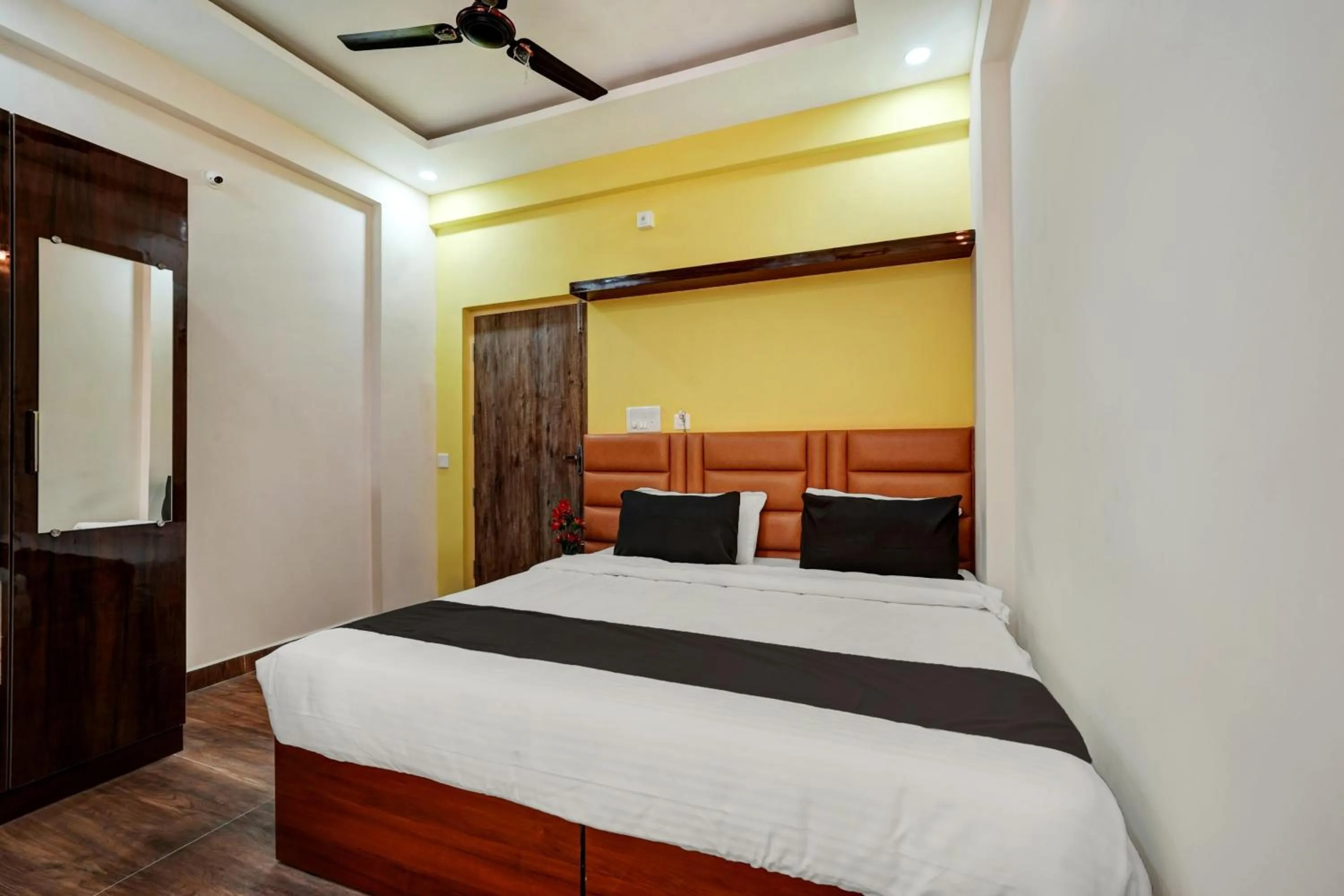 Bedroom, Bed in Collection O UTSAV GRAND