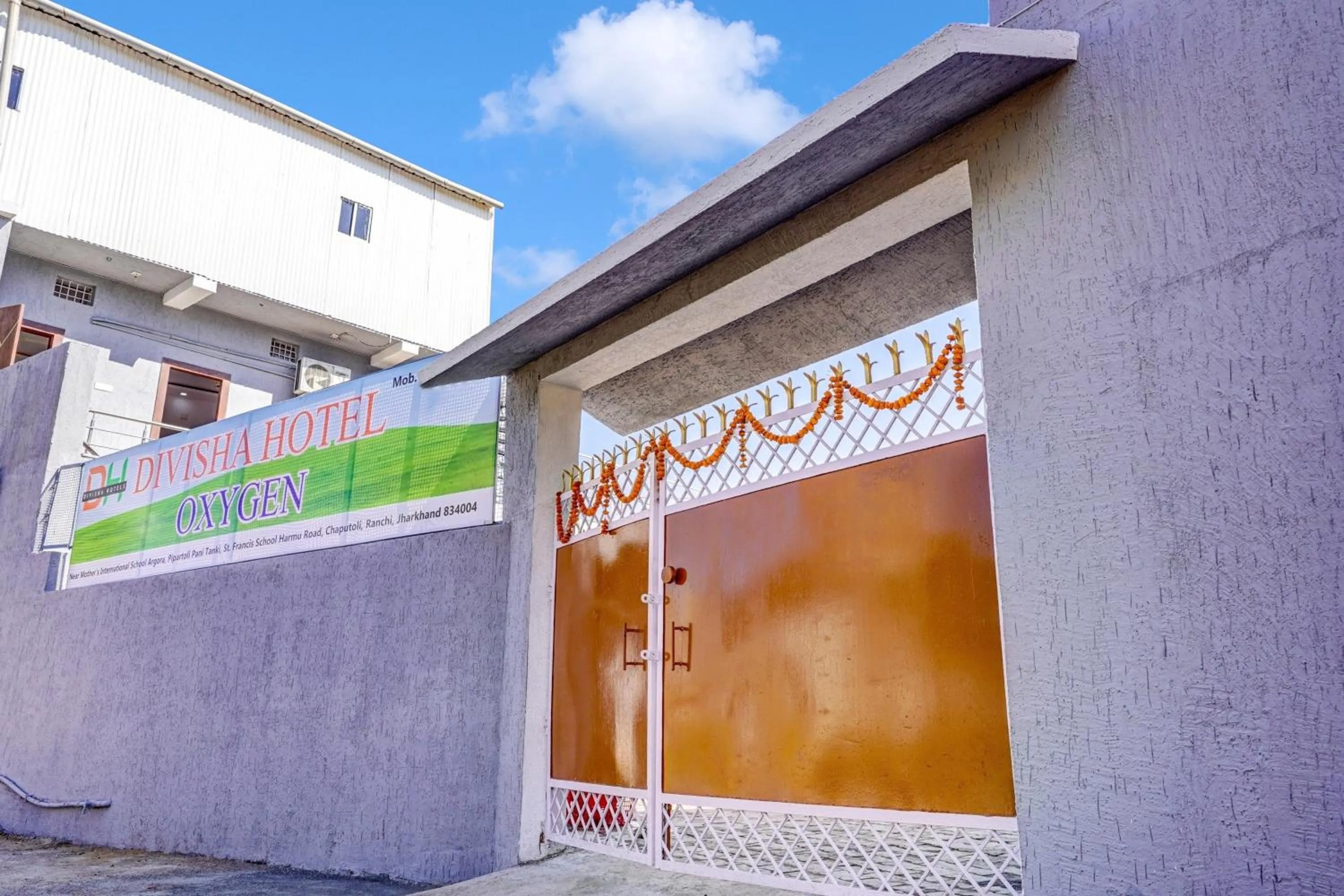 Facade/entrance in Super Collection O Oxygen