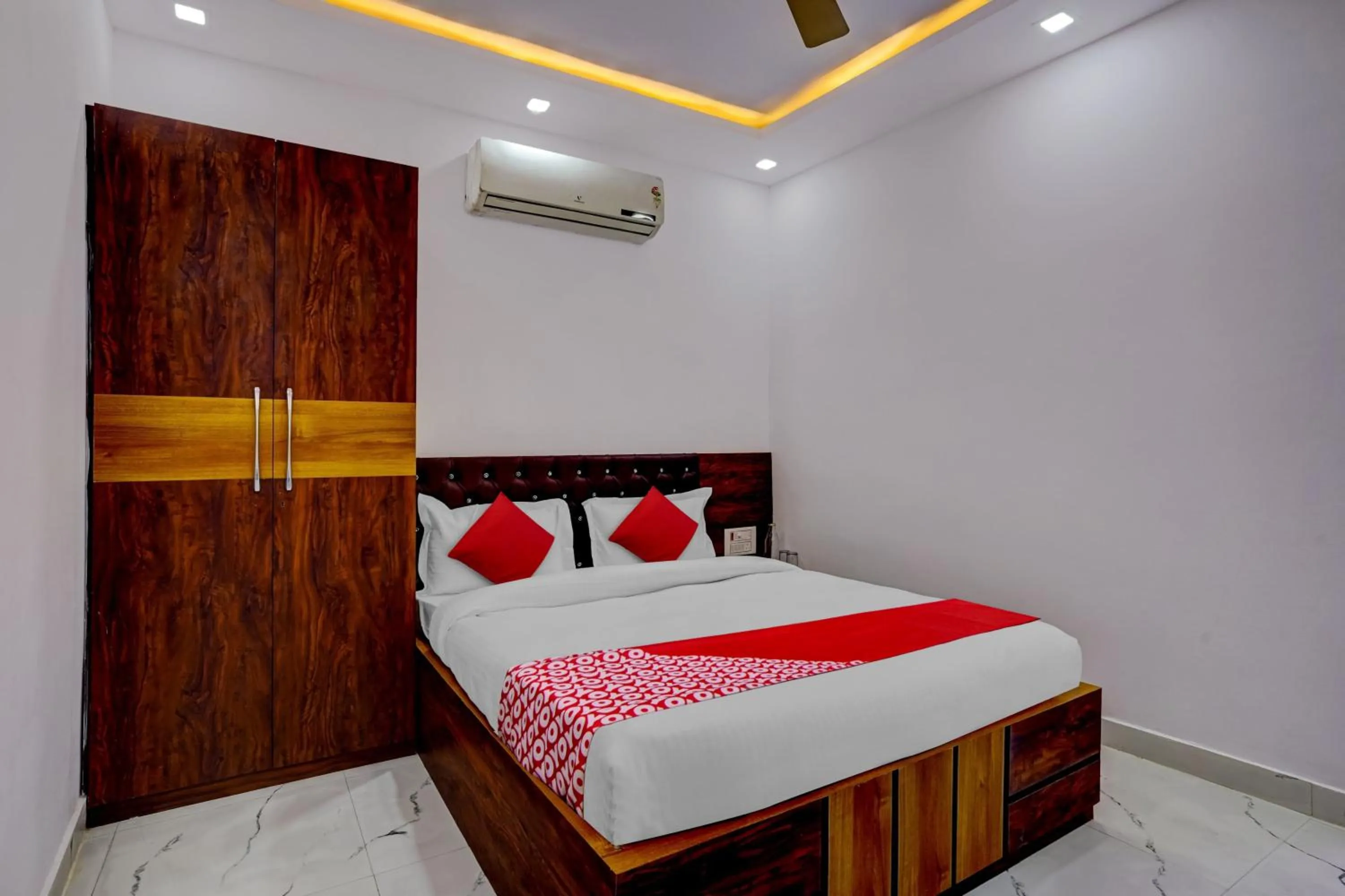 Bedroom, Bed in Super Collection O Oxygen