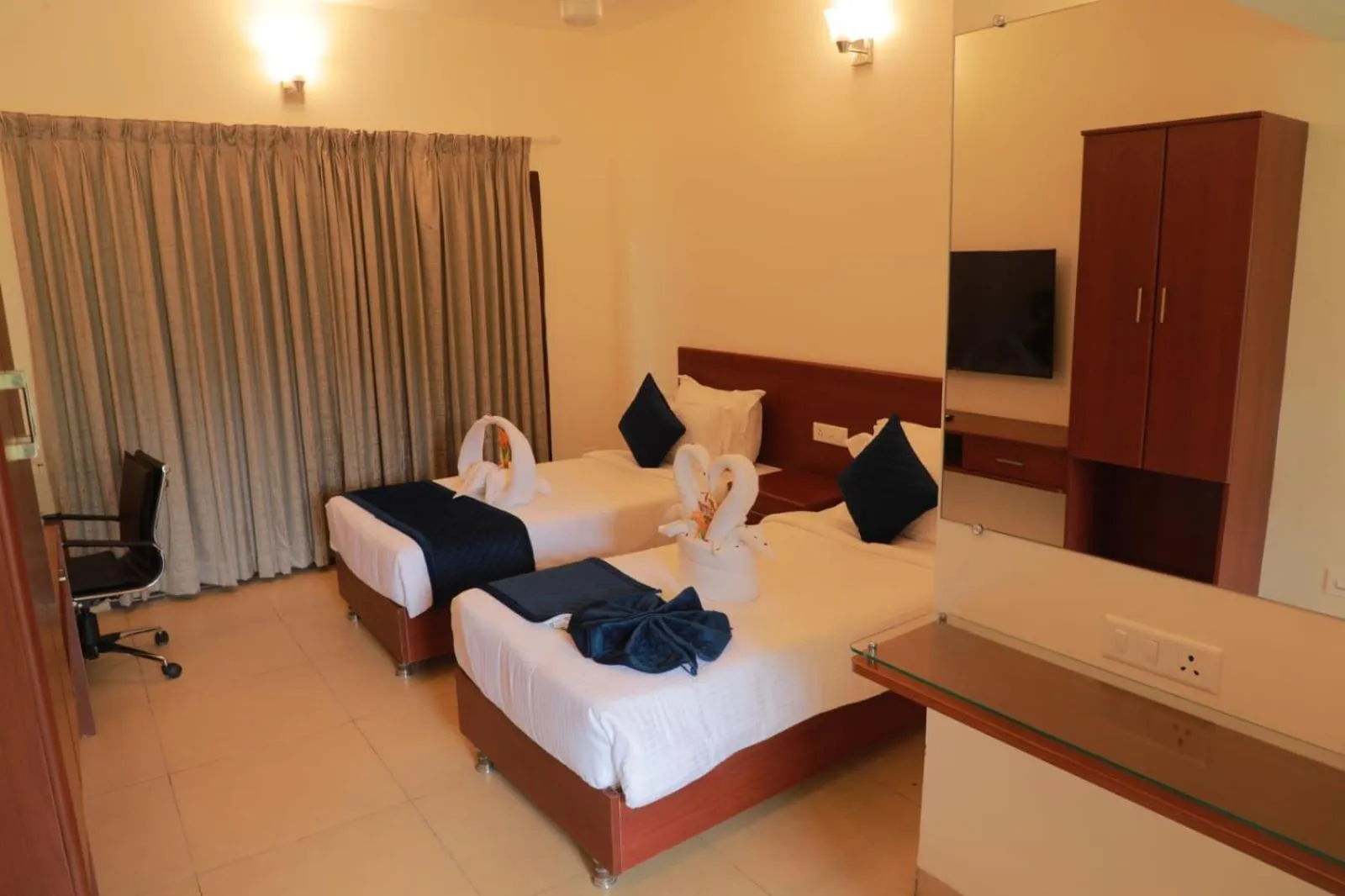 Bed in Le MIAMI RESORT