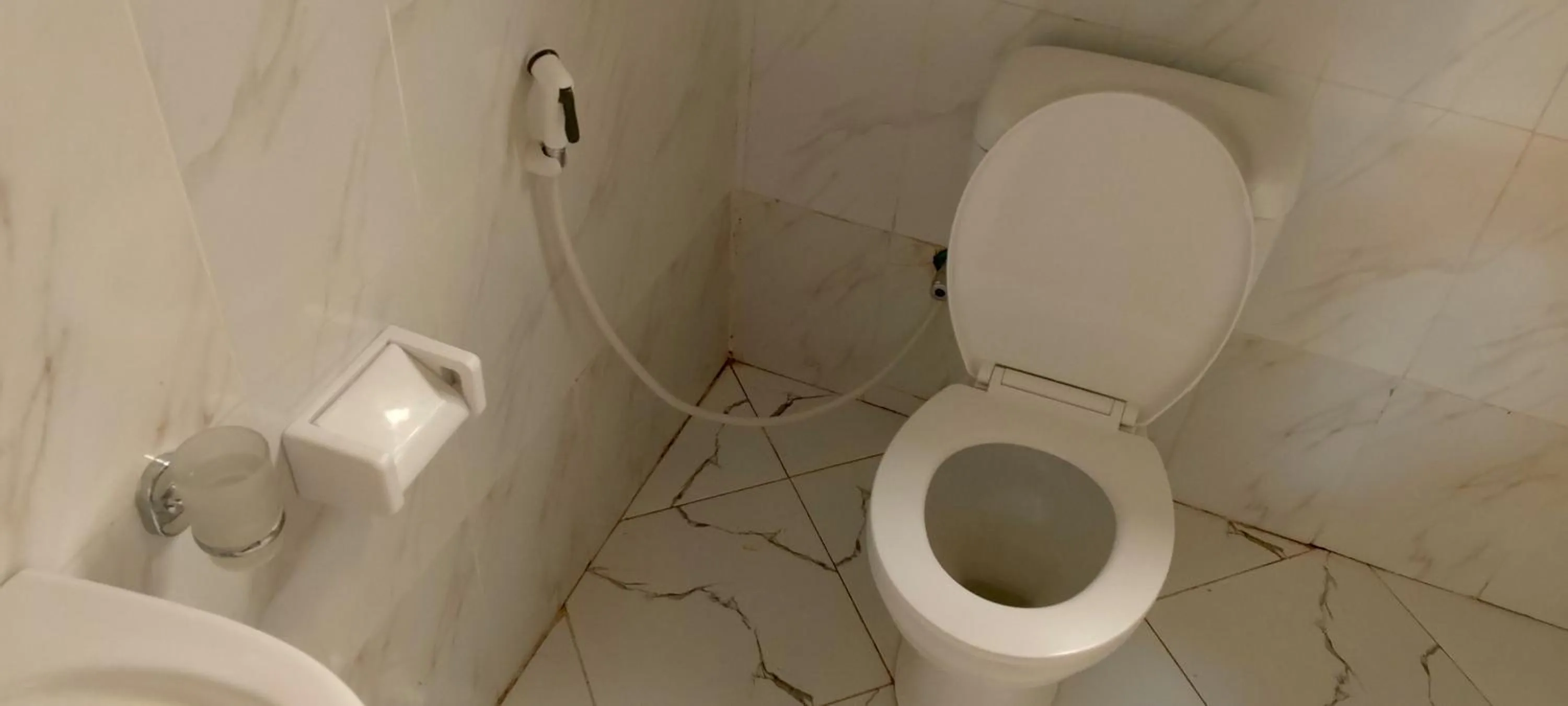 Toilet in Kilibase Hotel