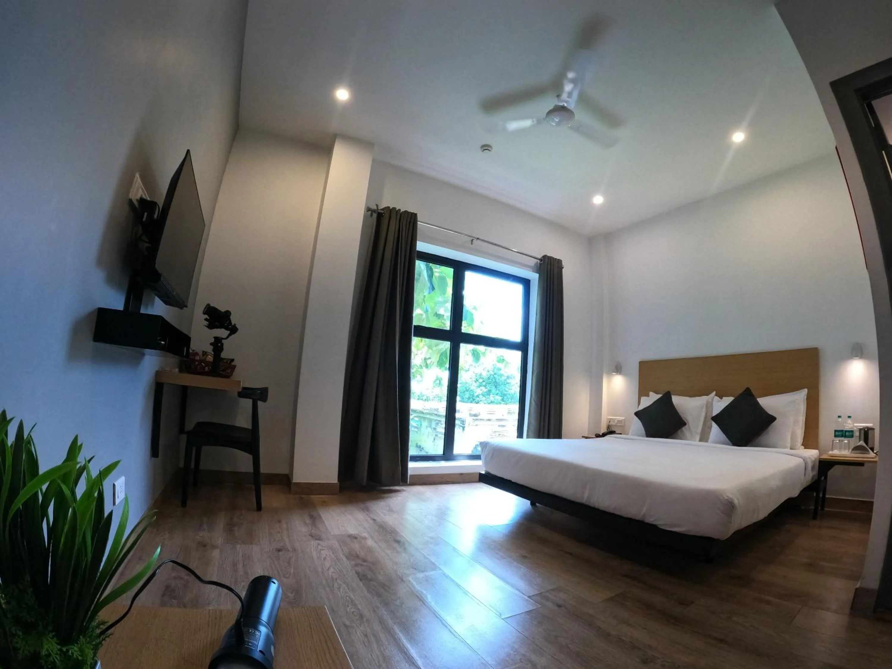 Bed in SM Hives Business Hotel