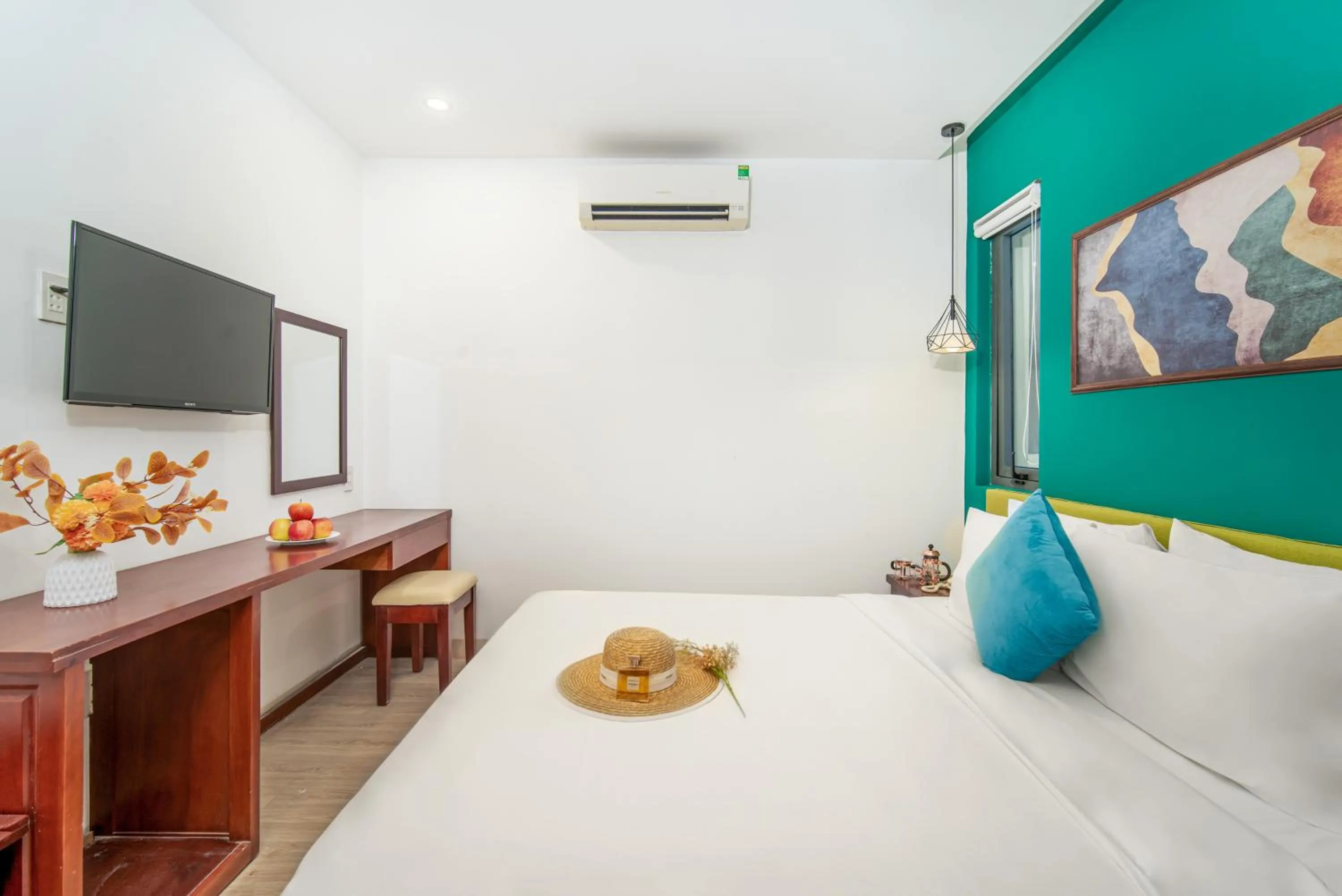 Bed in May Beach Hotel