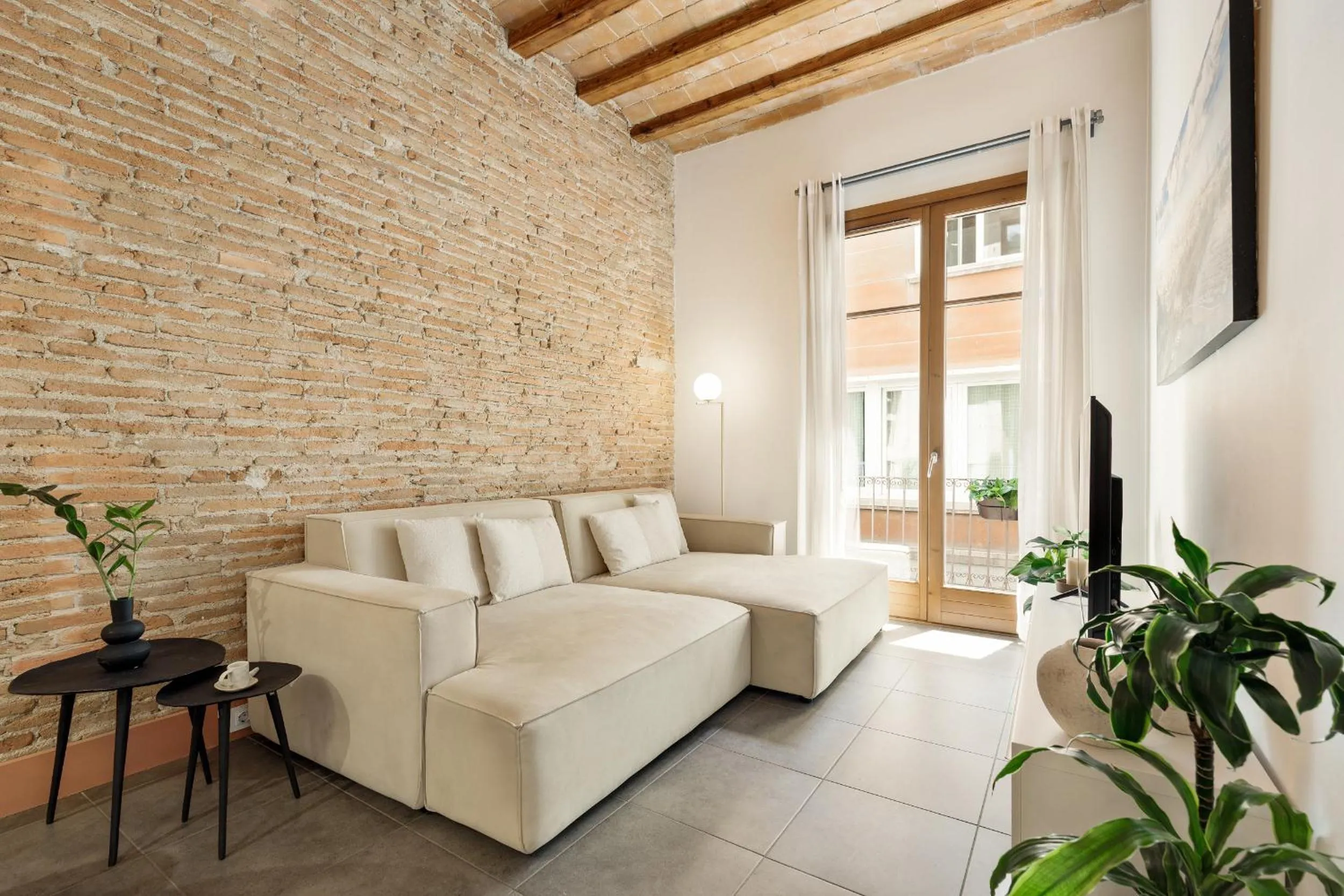 Communal lounge/ TV room in Ola Living MACBA