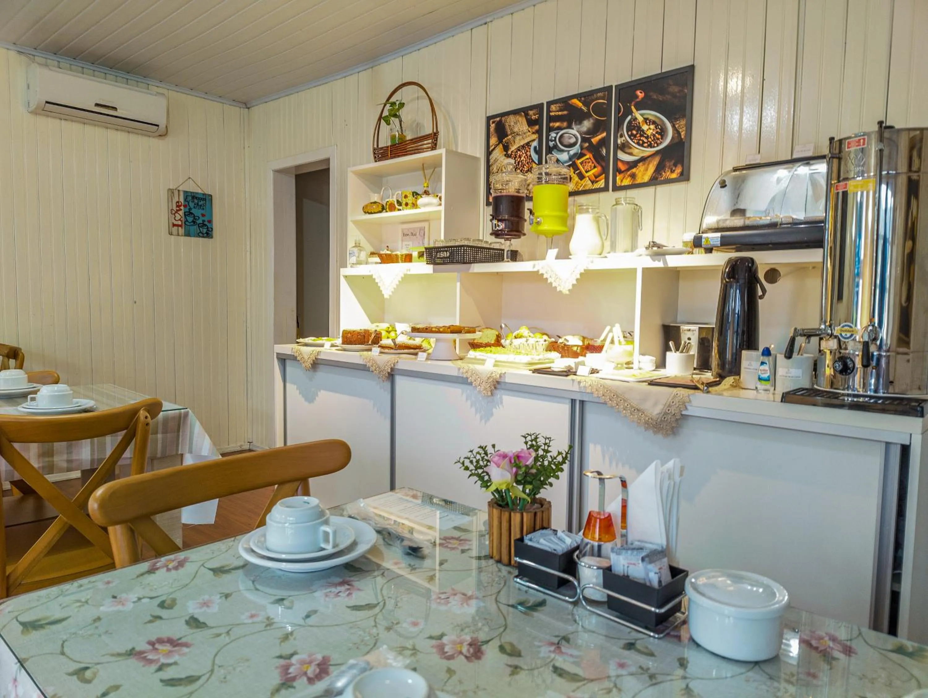 Breakfast in Pousada Boschetti