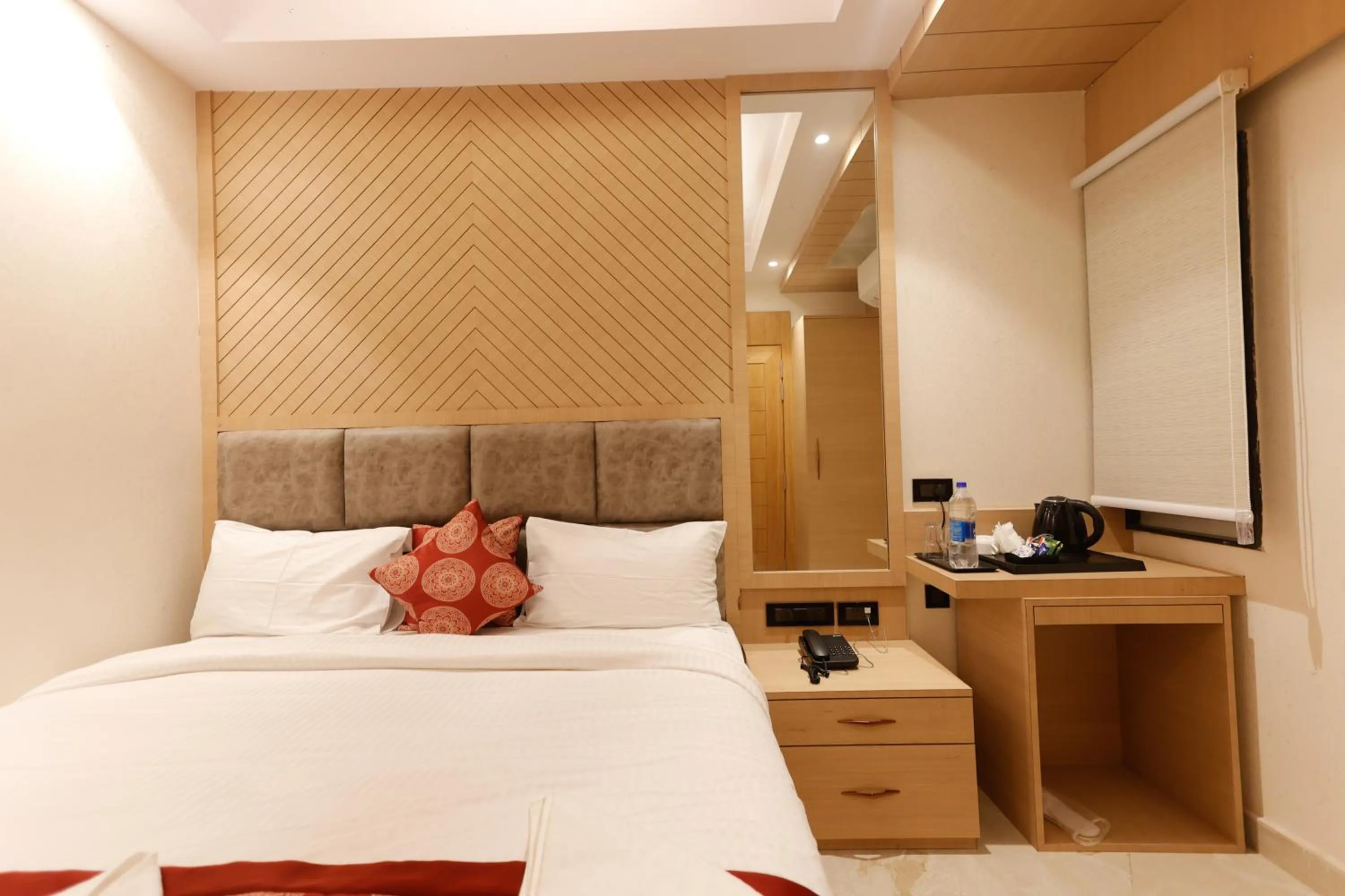 Bed in Hotel Sarc Inn