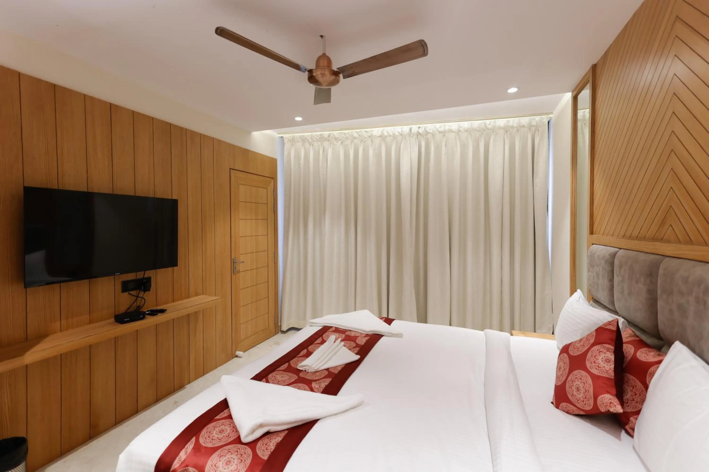 Bed in Hotel Sarc Inn