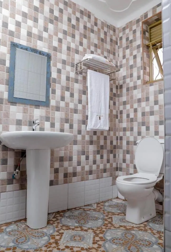 Shower in HOTEL ZEPTAN