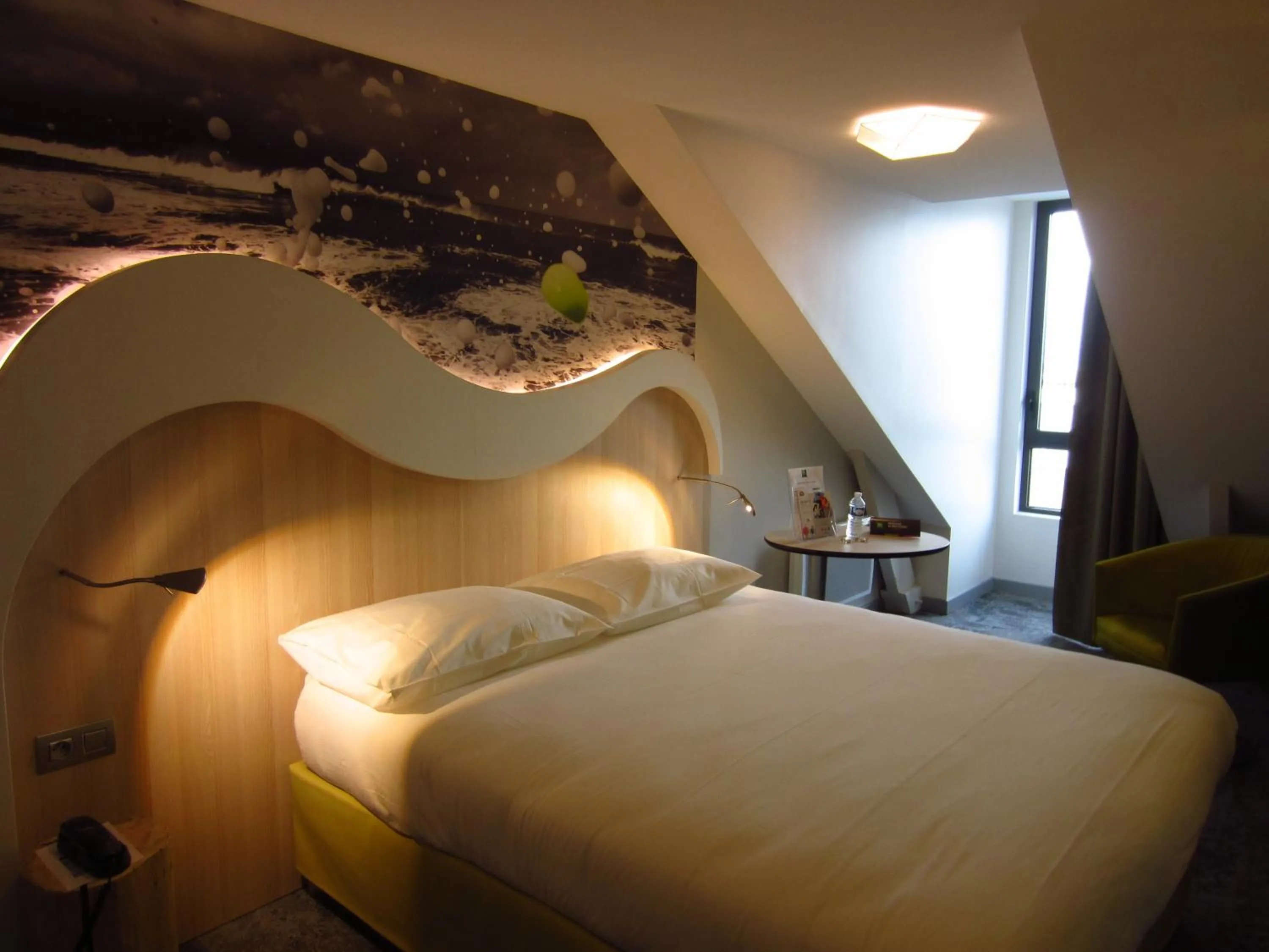 Bed in ibis Styles Saint Malo Port
