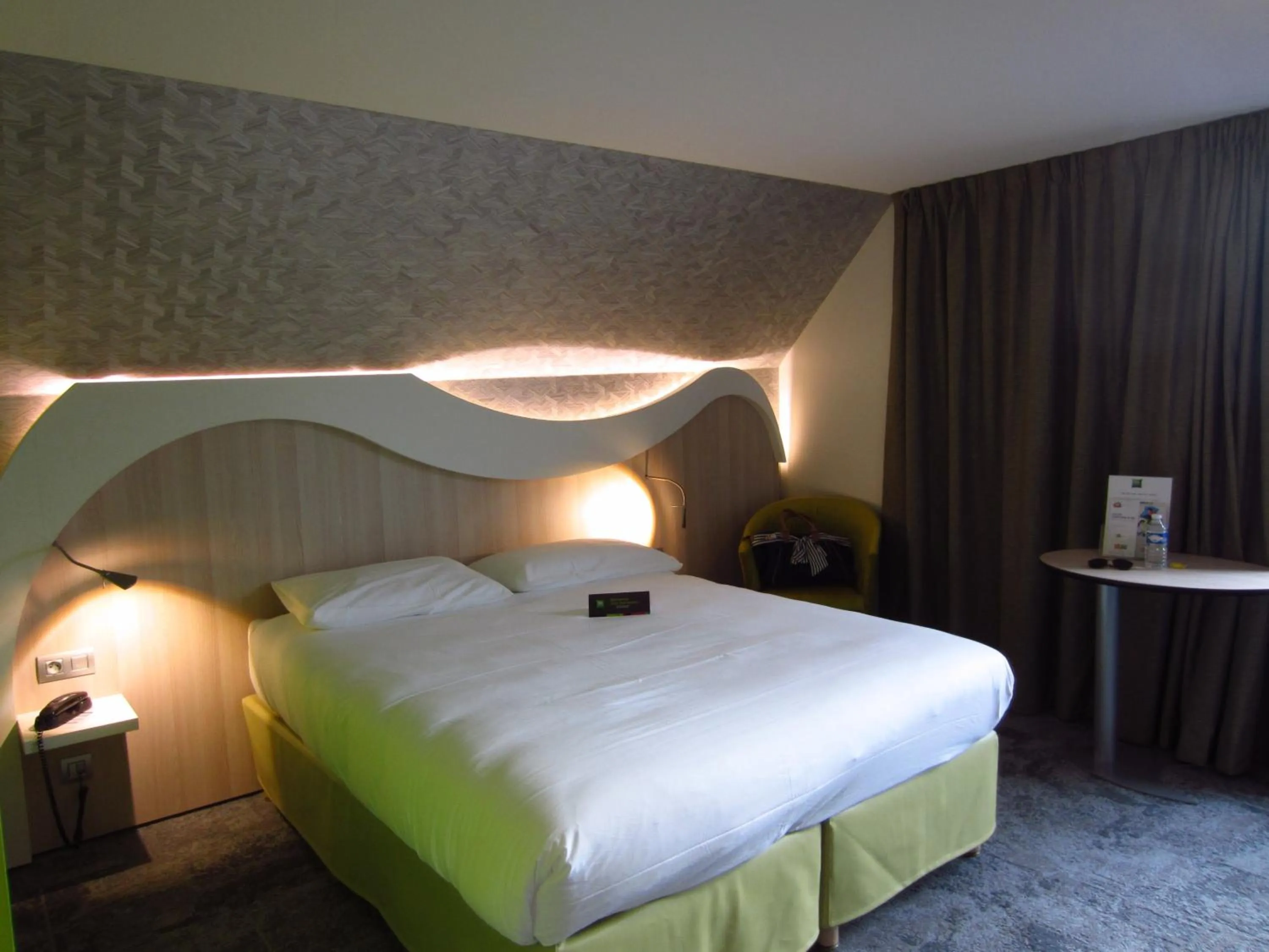 Bed in ibis Styles Saint Malo Port