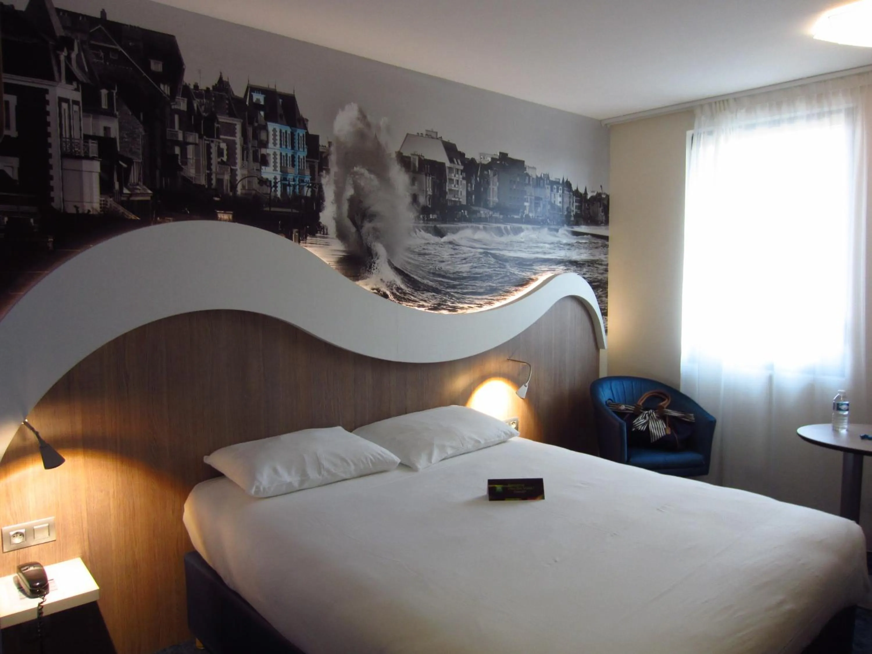 Bed in ibis Styles Saint Malo Port