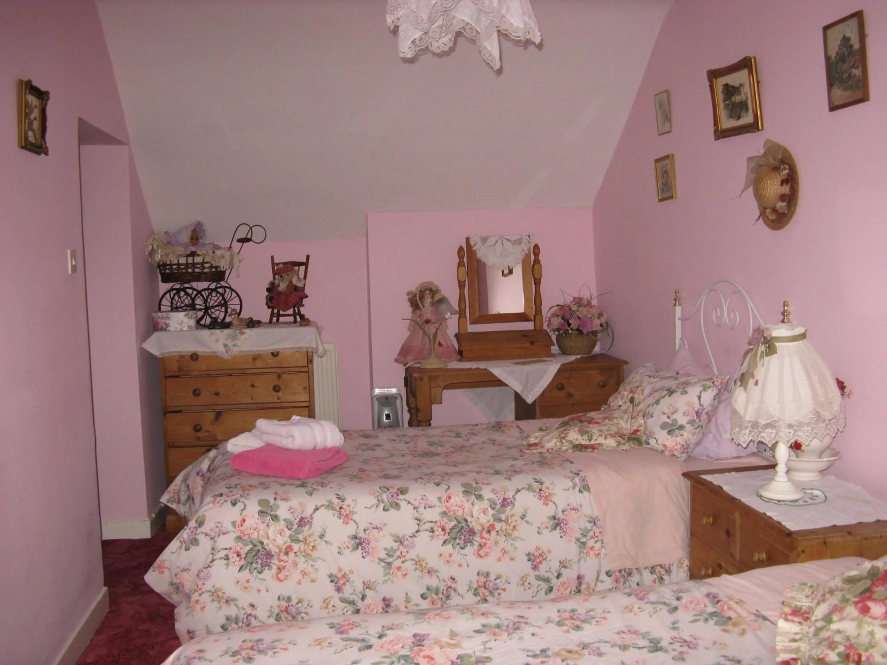 Bed in East Farm House B&B