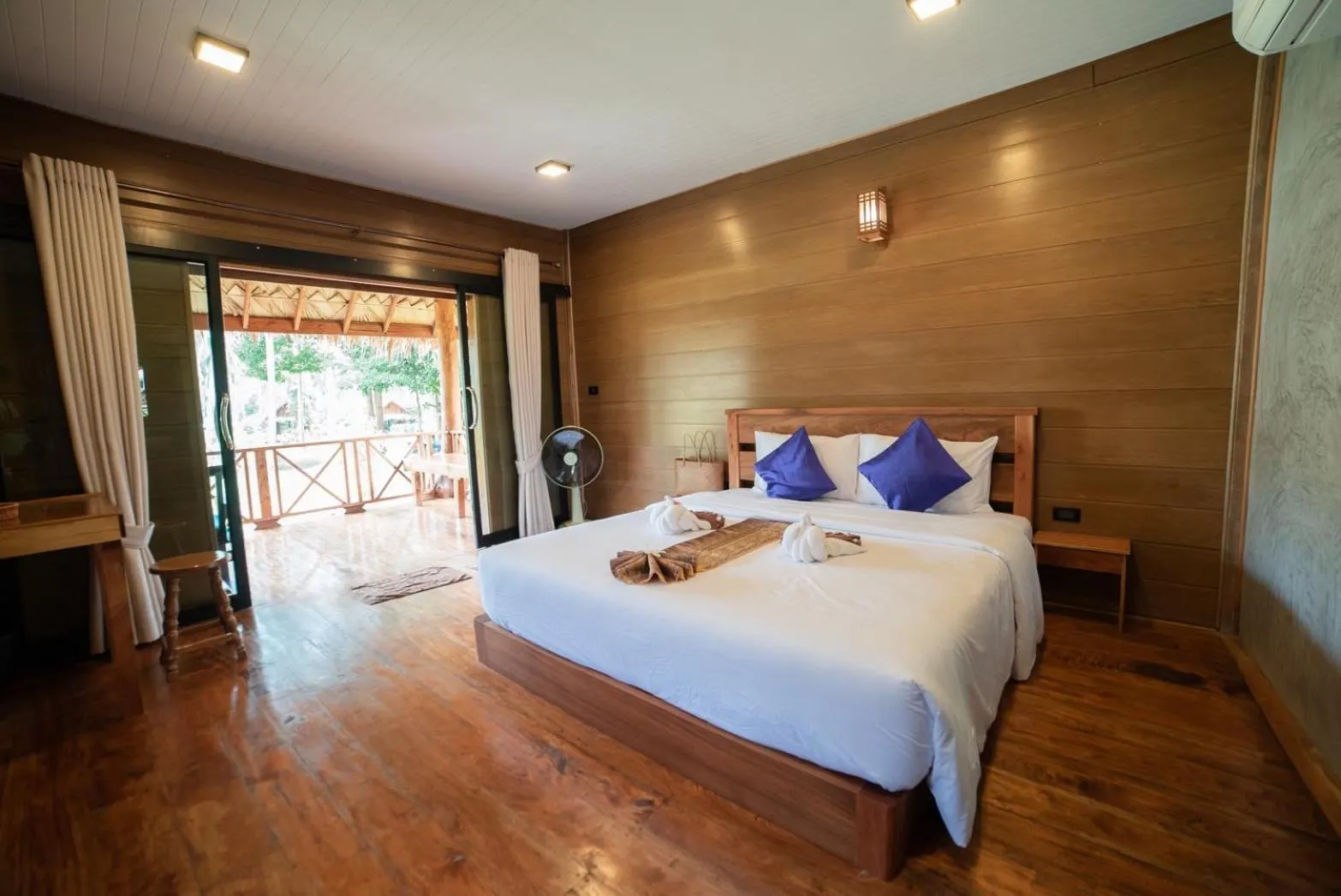 Bed in COCO Canopy Boutique Resort