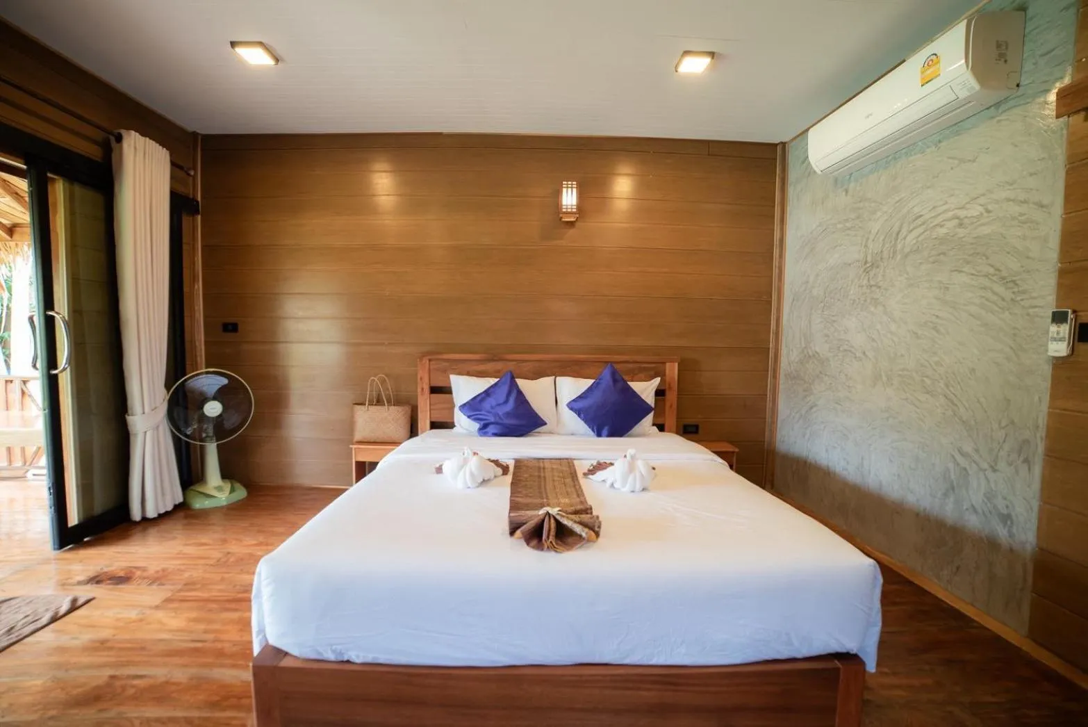 Bed in COCO Canopy Boutique Resort