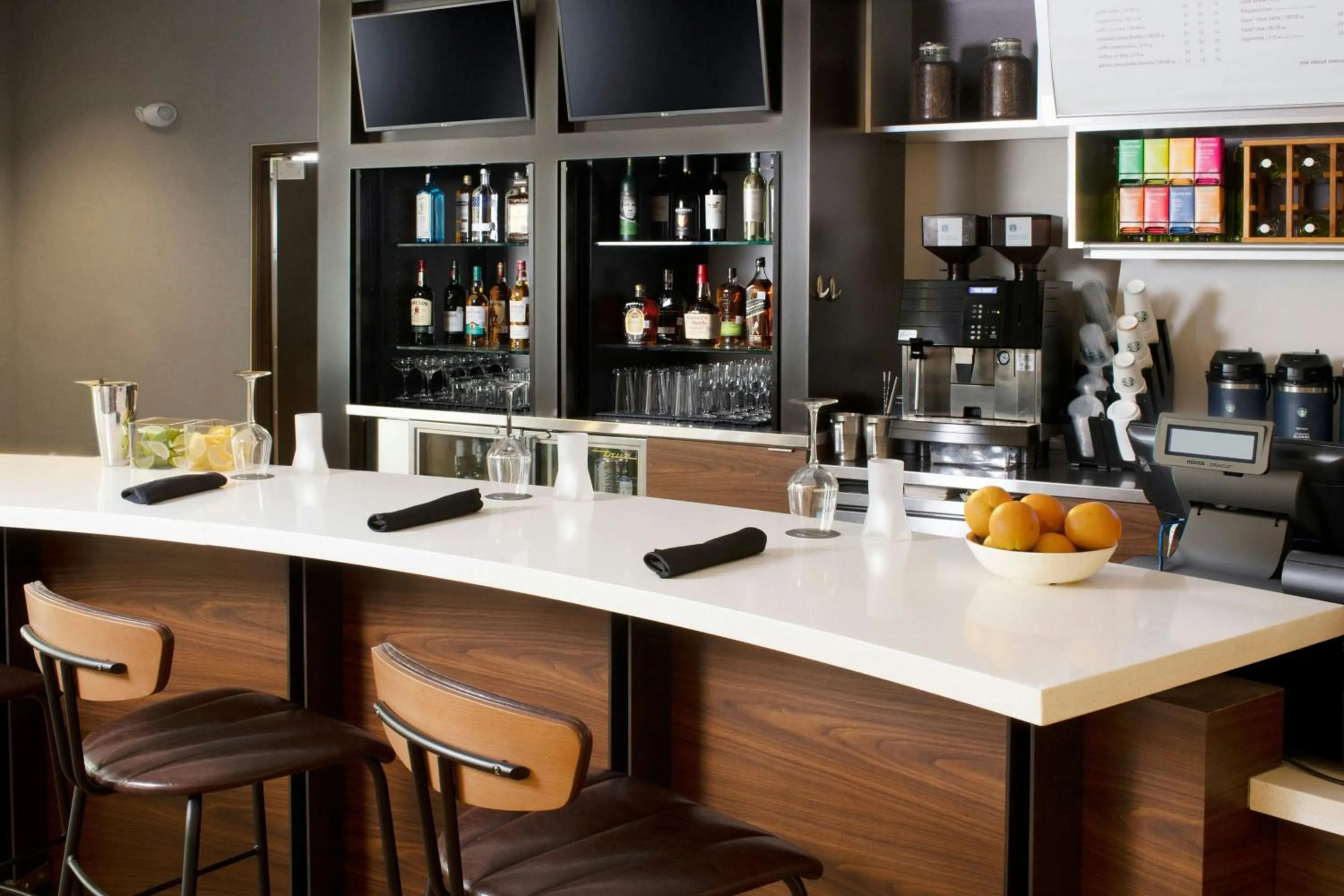 Lounge or bar in Courtyard by Marriott Lubbock Downtown/University Area