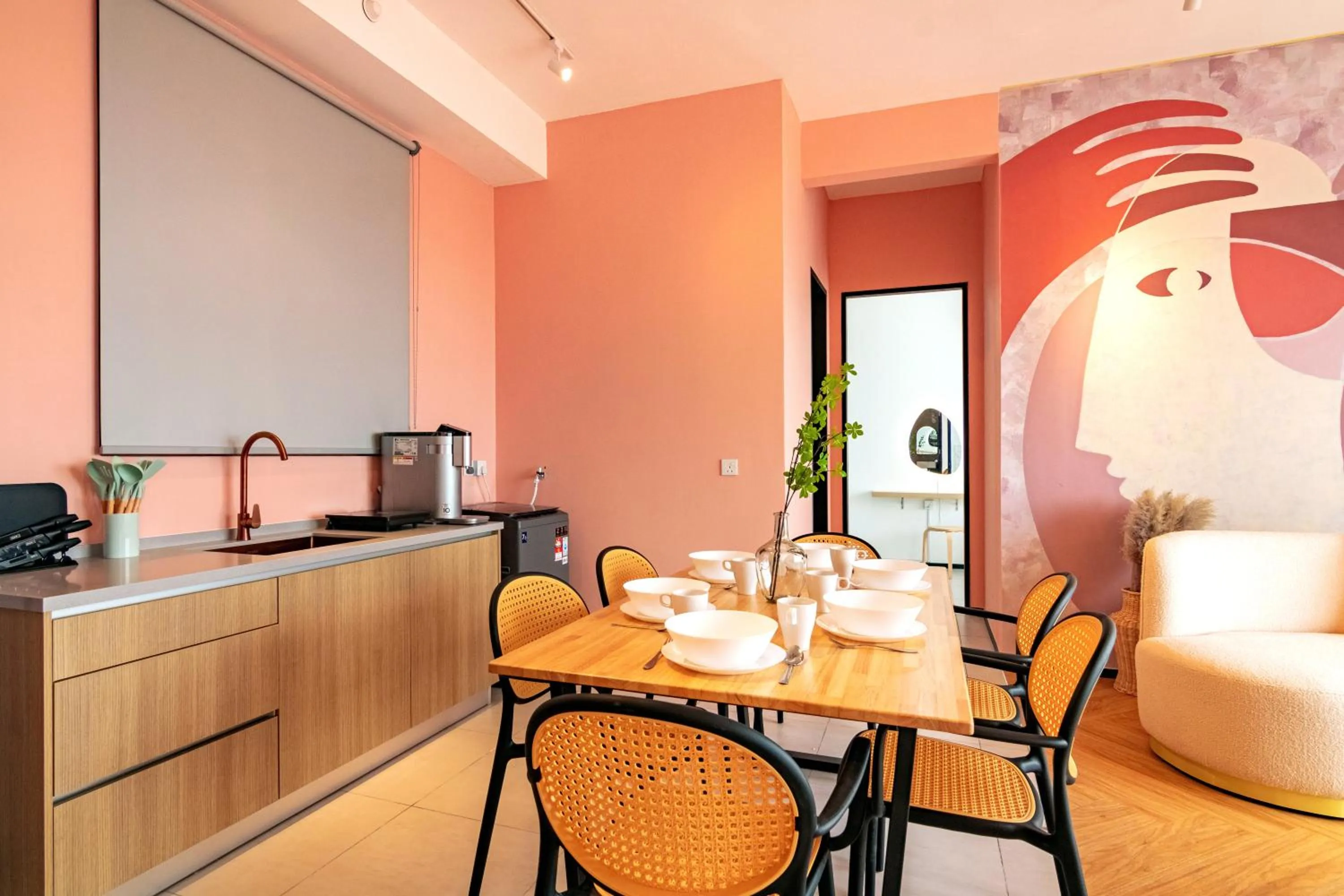 Dining area in Urban Suites, Signature Collection by Stellar ALV