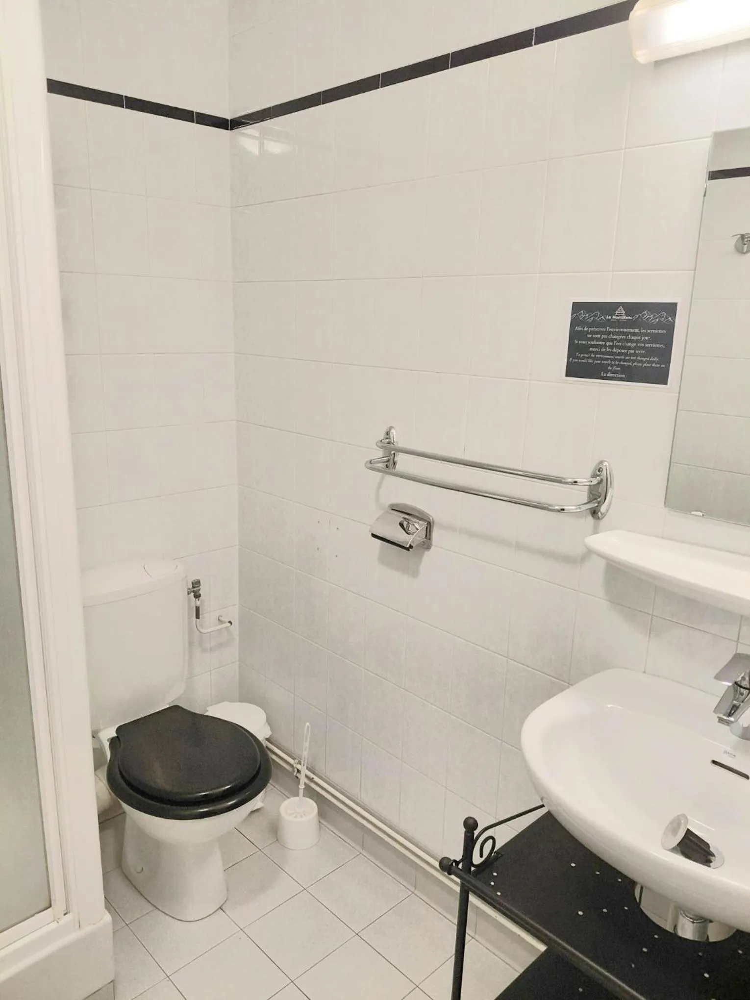 Bathroom in Hôtel Le MontBlanc
