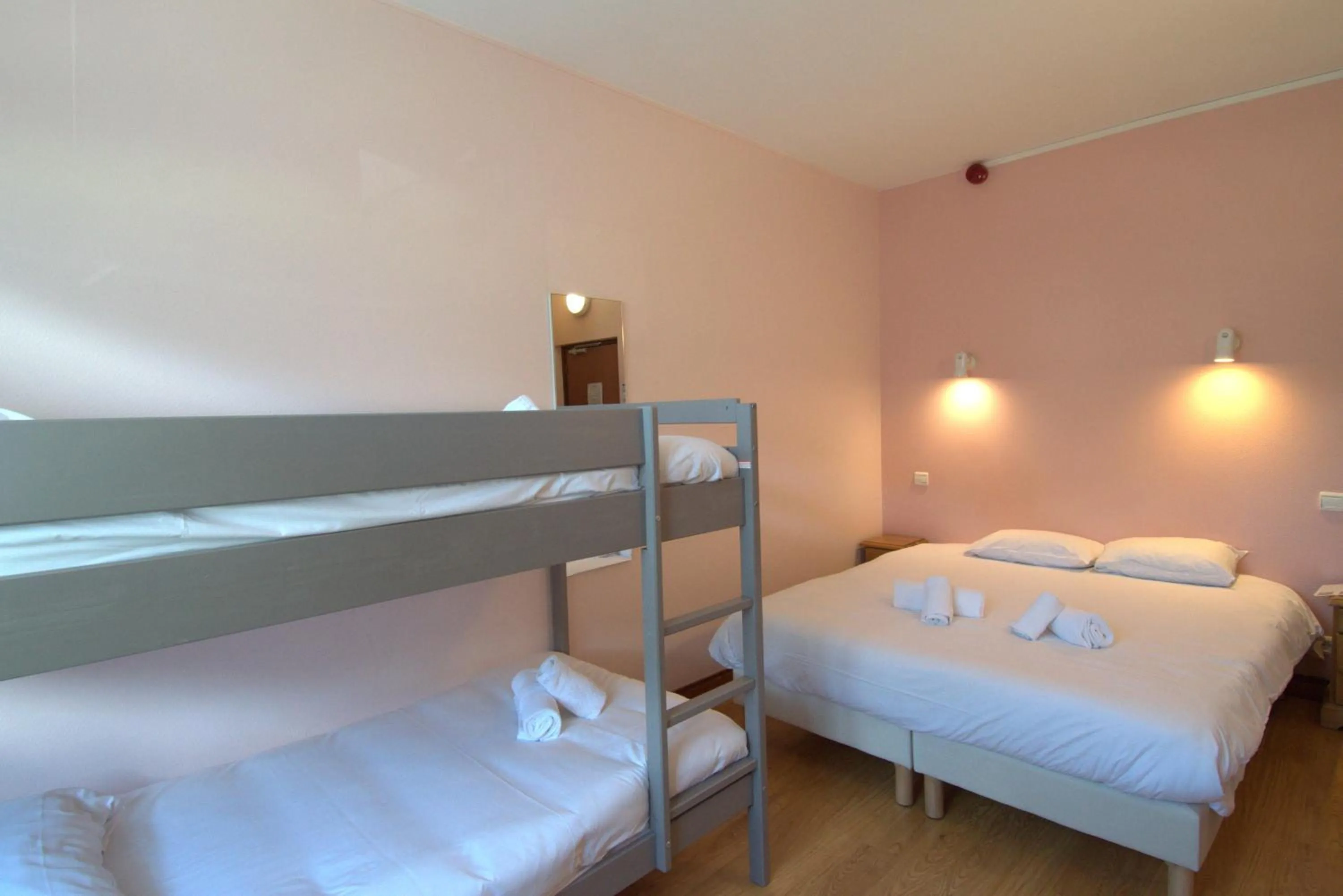 Photo of the whole room, Bed in Hôtel Le MontBlanc