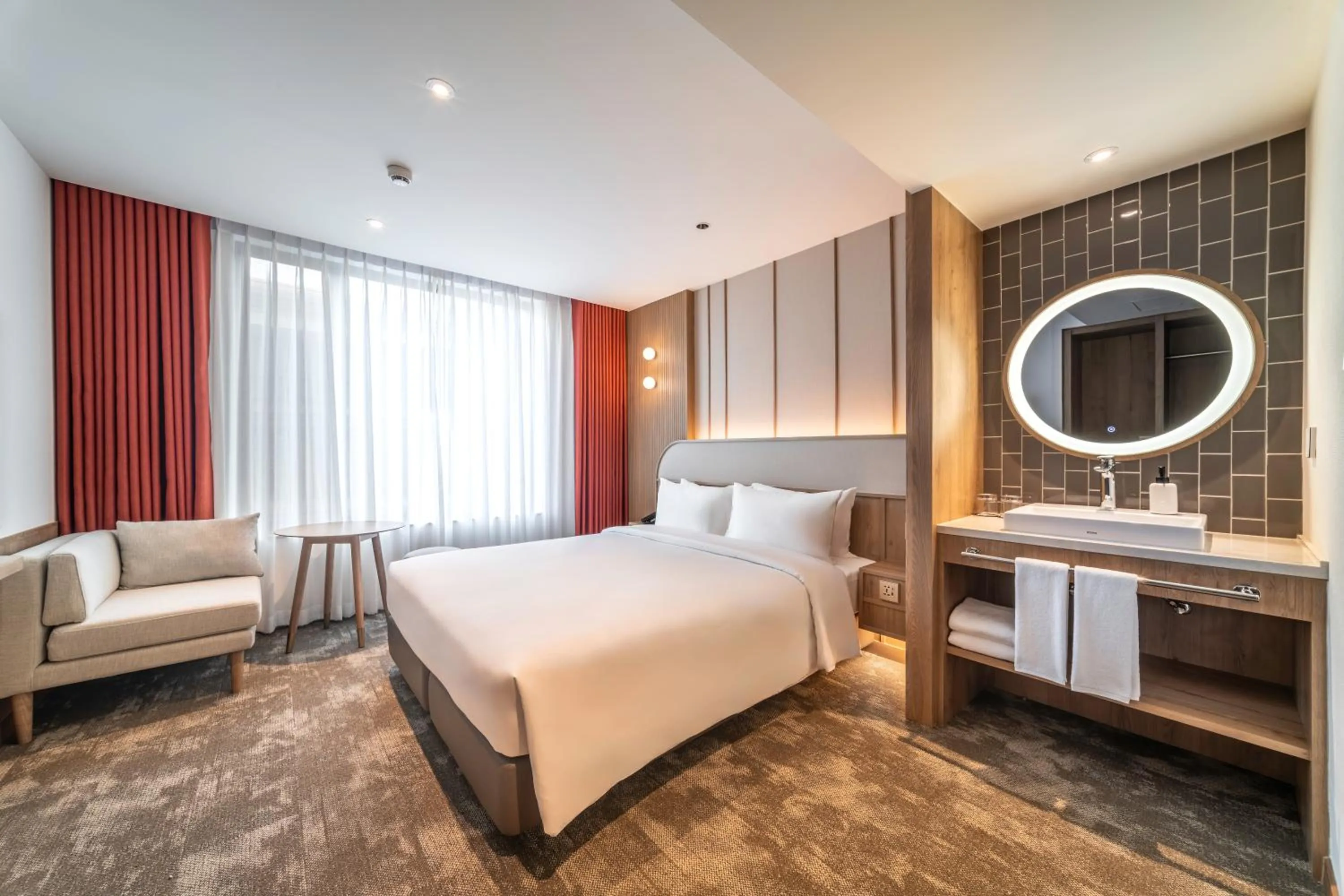 View (from property/room), Bed in Sotetsu Grand Fresa Bangkok