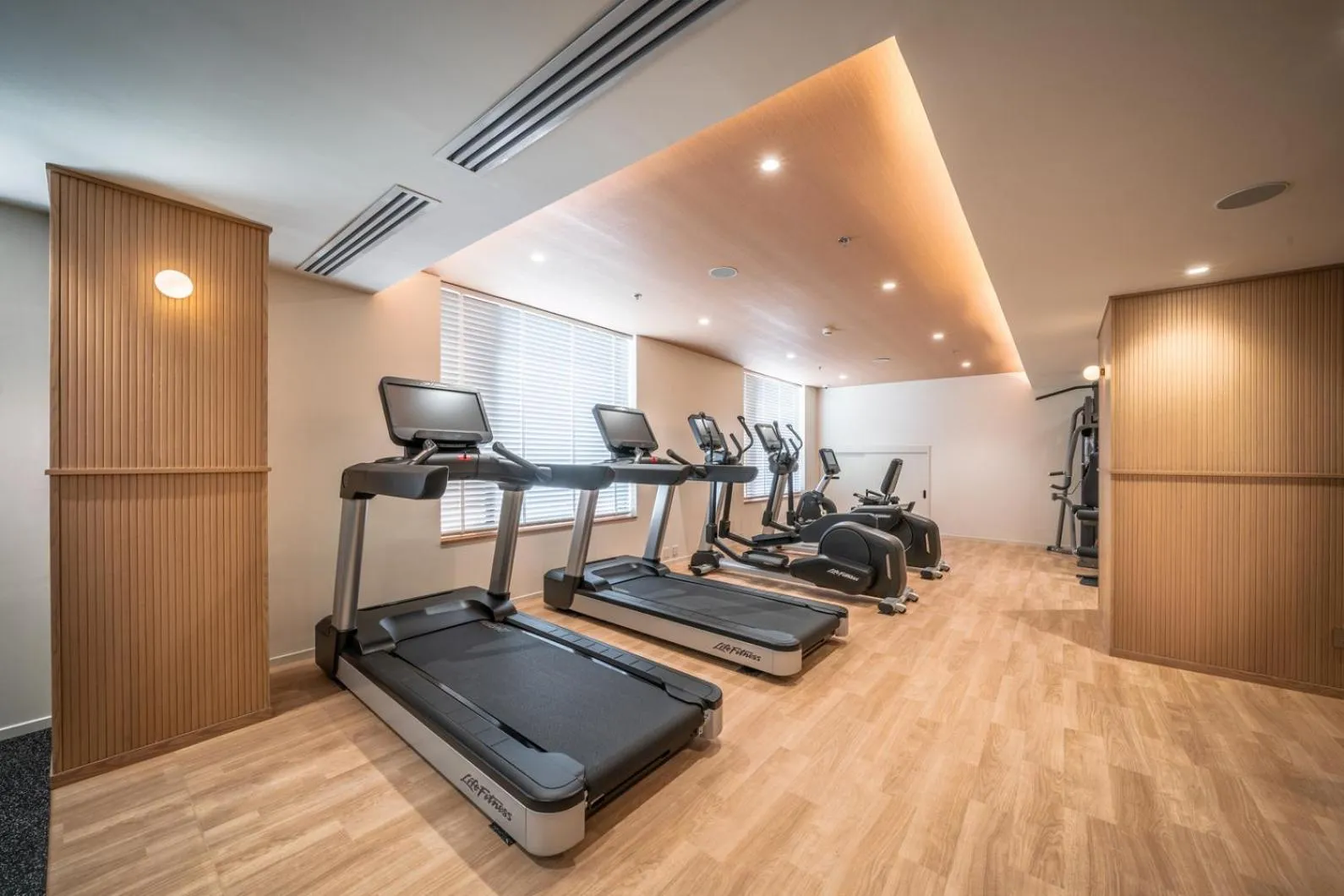 Fitness centre/facilities in Sotetsu Grand Fresa Bangkok