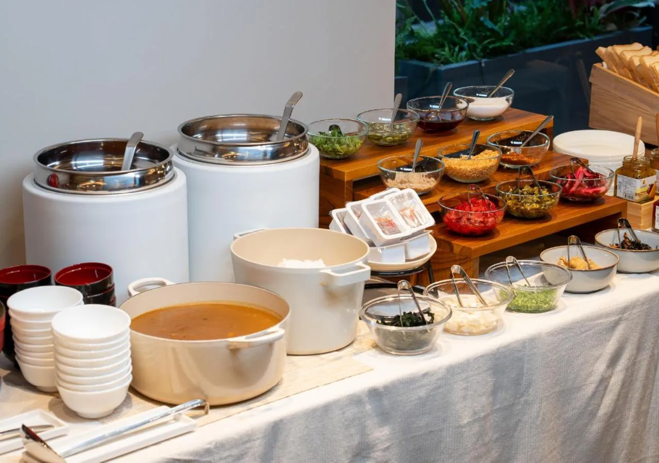 Restaurant/places to eat in Sotetsu Grand Fresa Bangkok