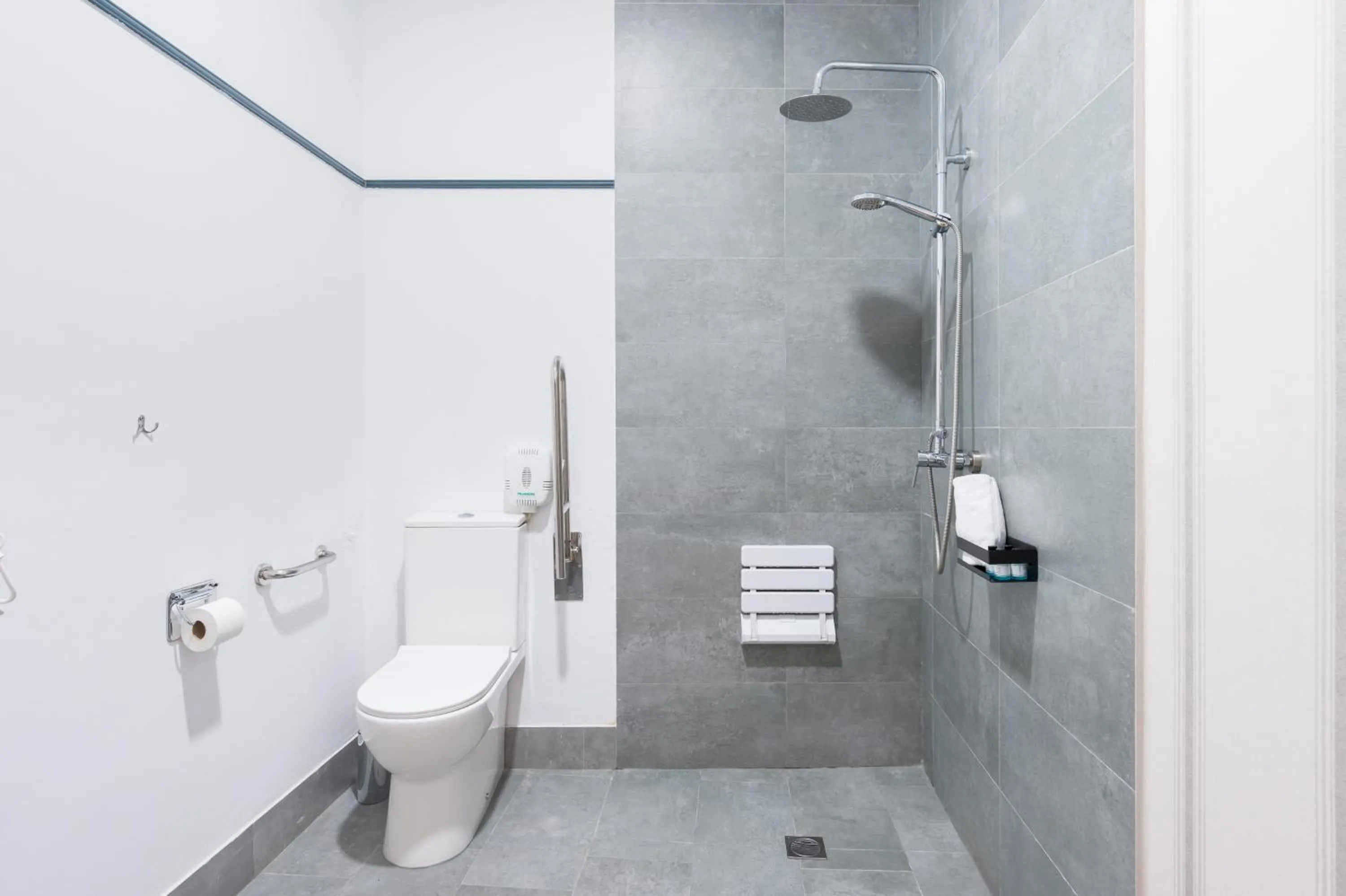 Shower in Posada de los Venerables