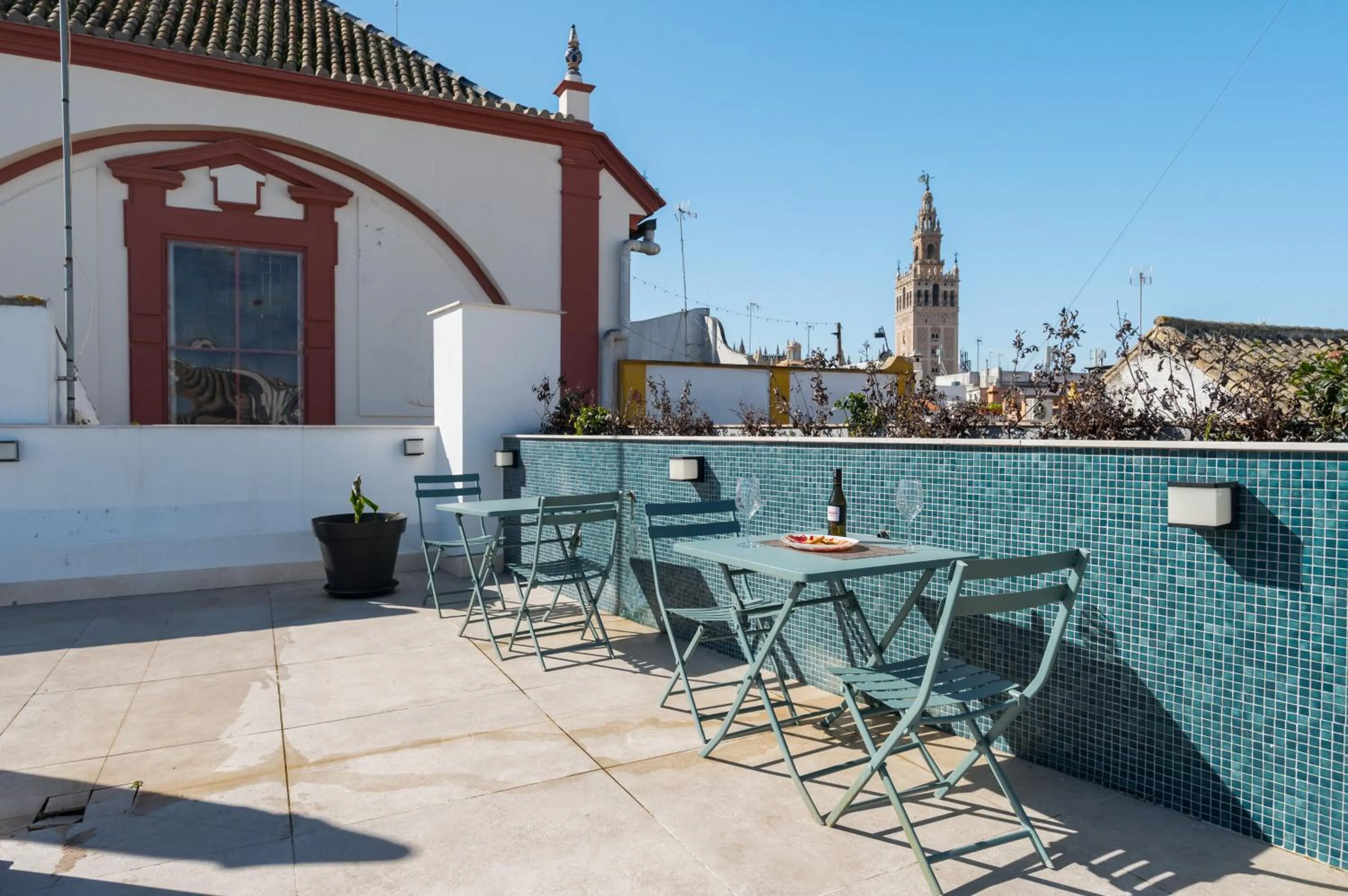 Property building in Posada de los Venerables