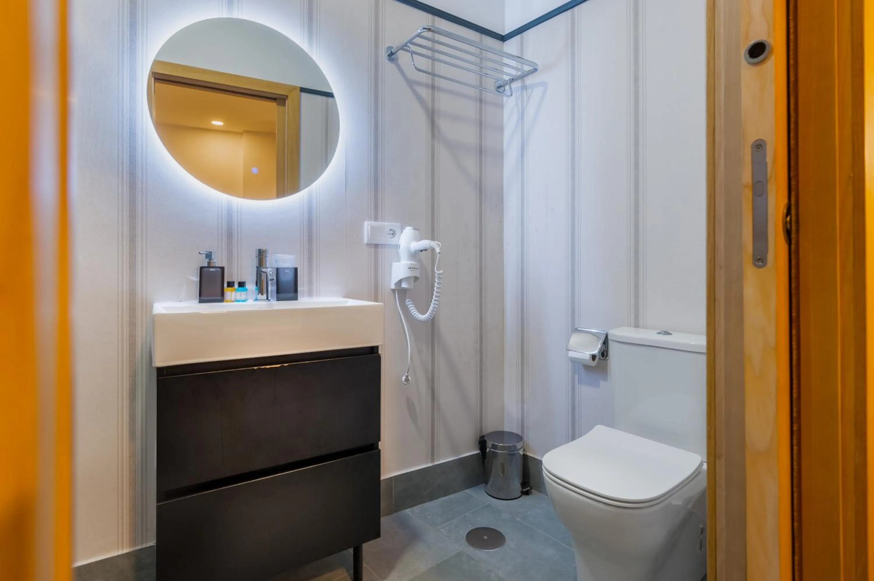 Shower in Posada de los Venerables