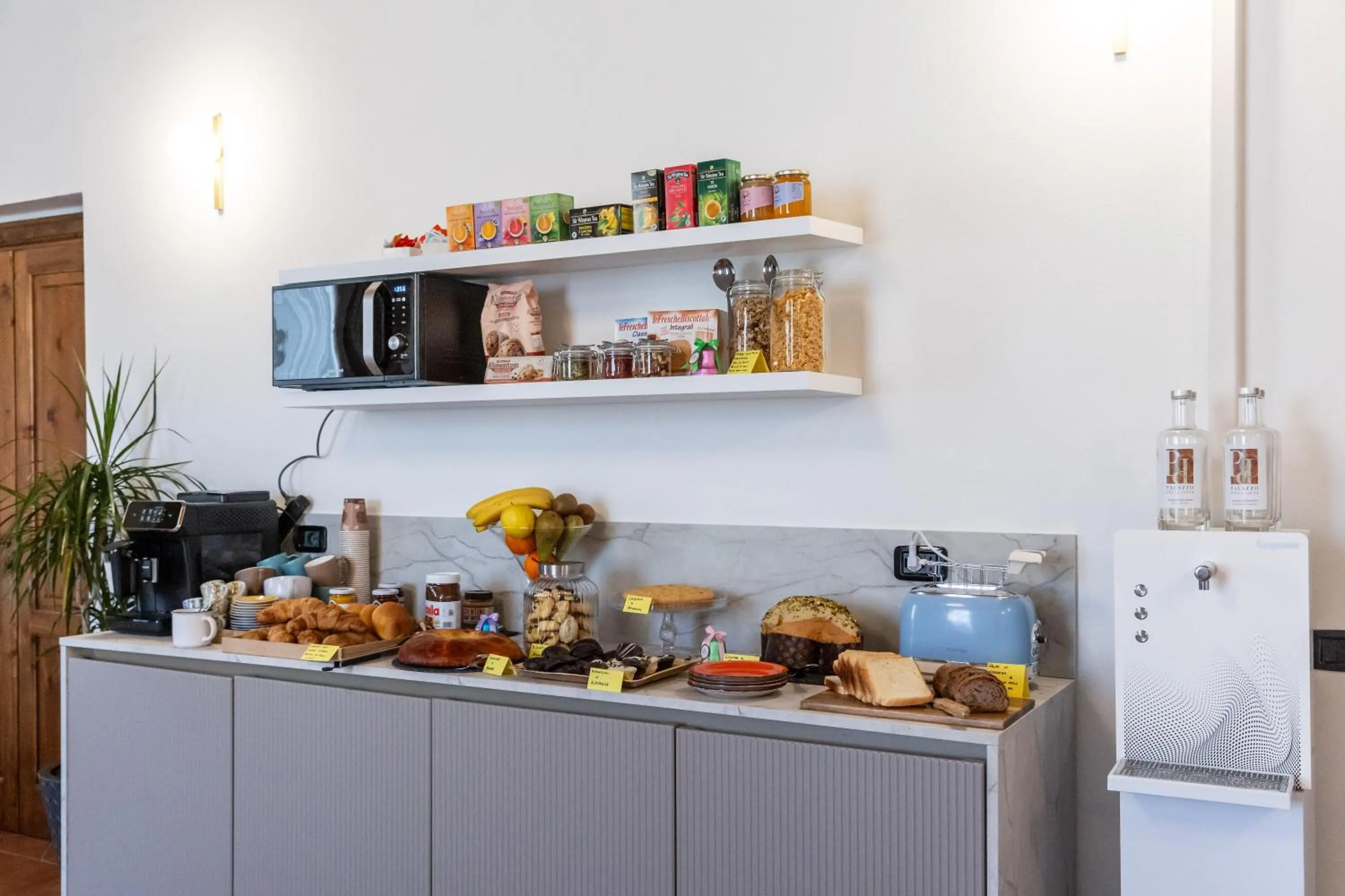 Breakfast in Palazzo della Città