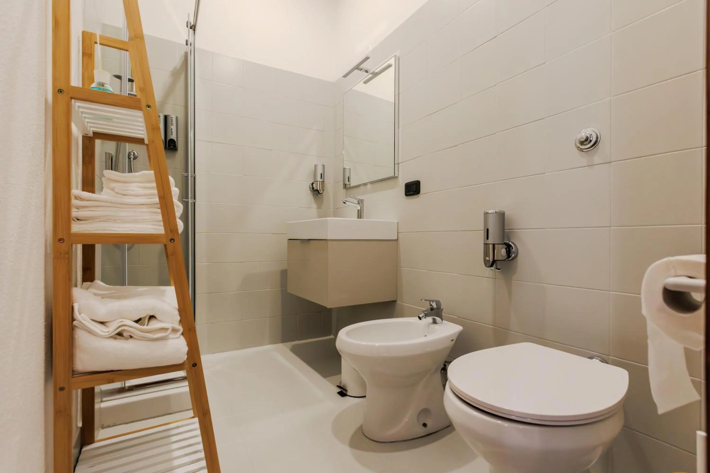 Shower in Palazzo della Città