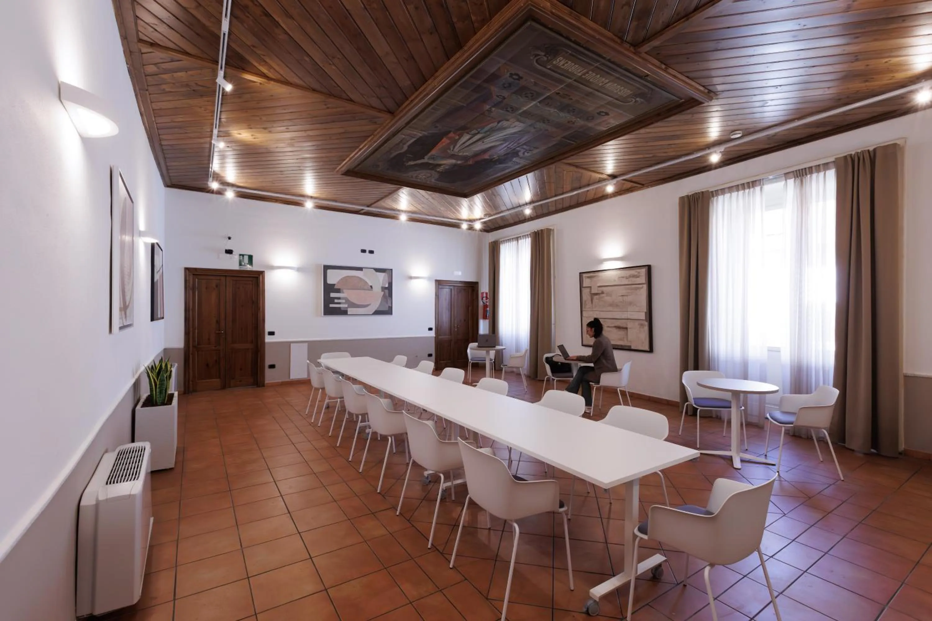 Business facilities in Palazzo della Città