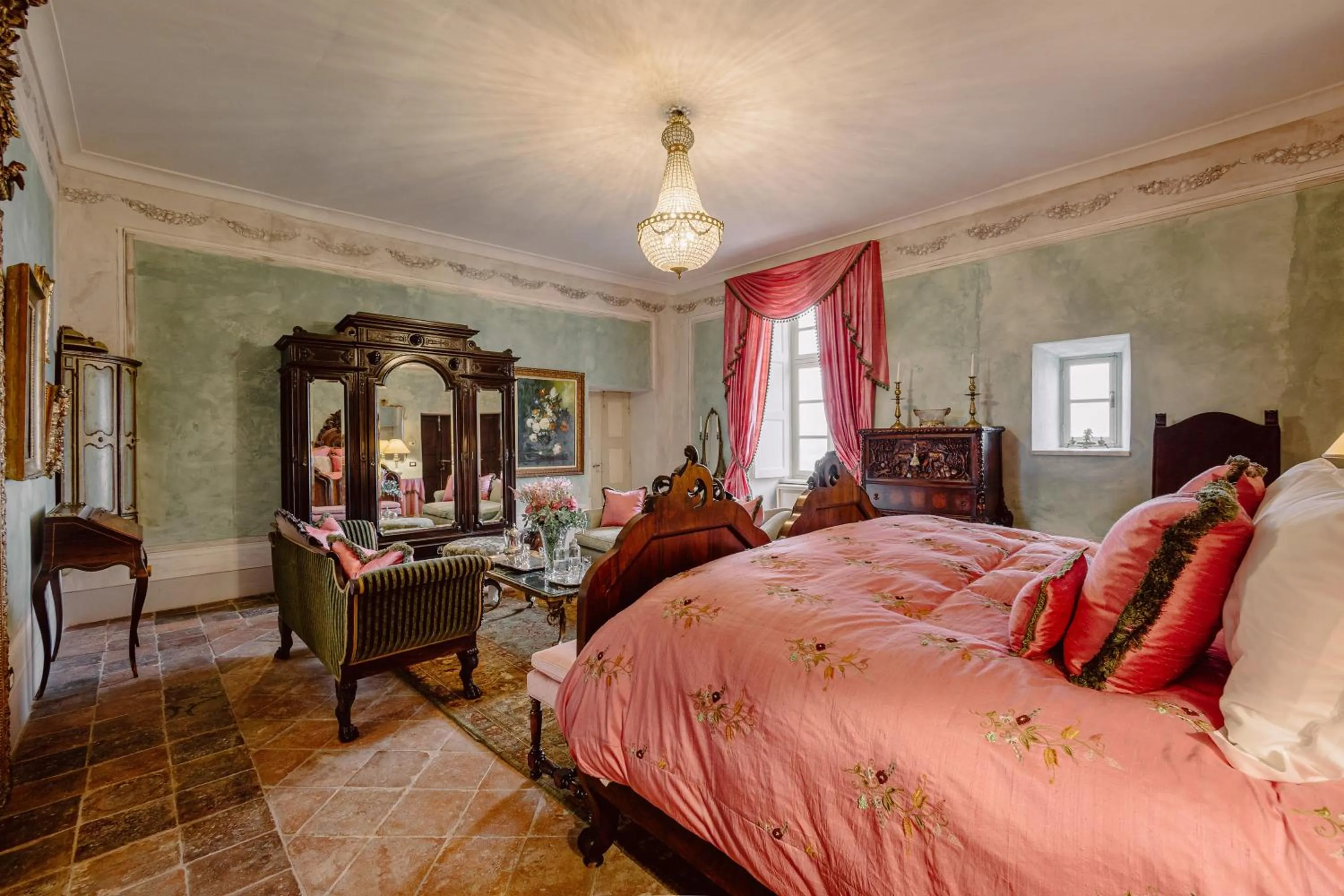 Photo of the whole room, Bed in Castello di Casalborgone, Luxury Italian Castle Hotel