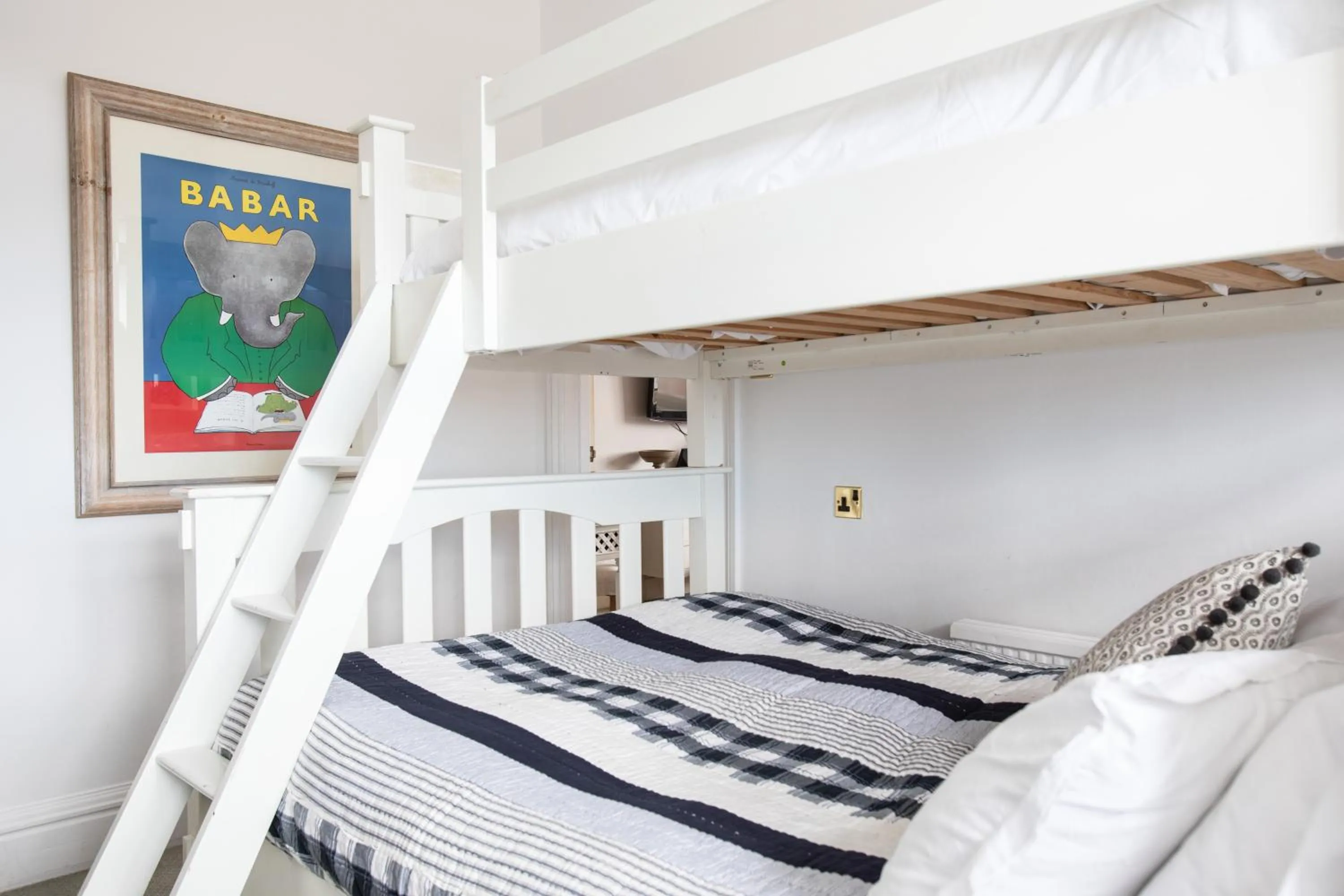 bunk bed in The George Hotel and Beach Club