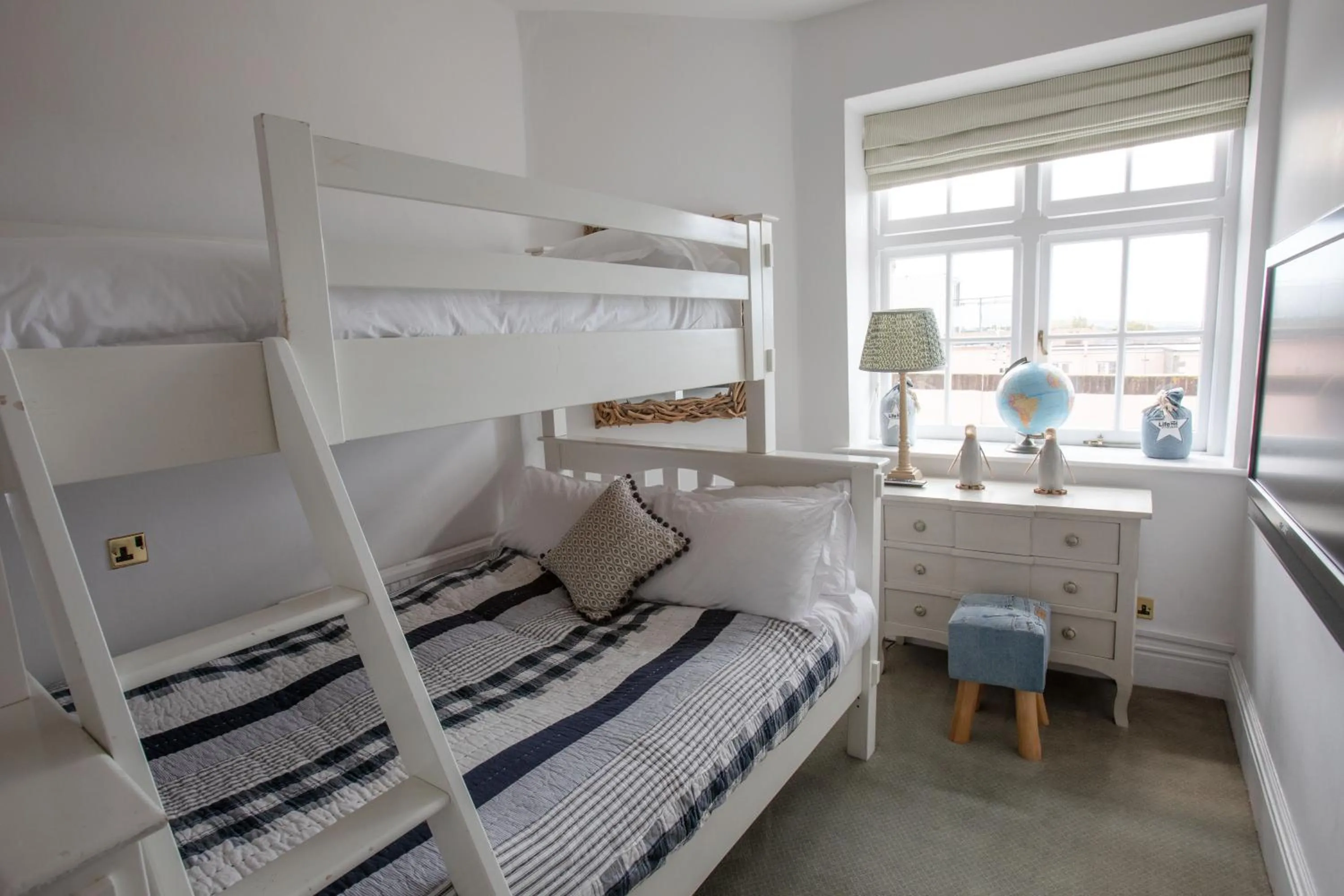 Bed in The George Hotel and Beach Club