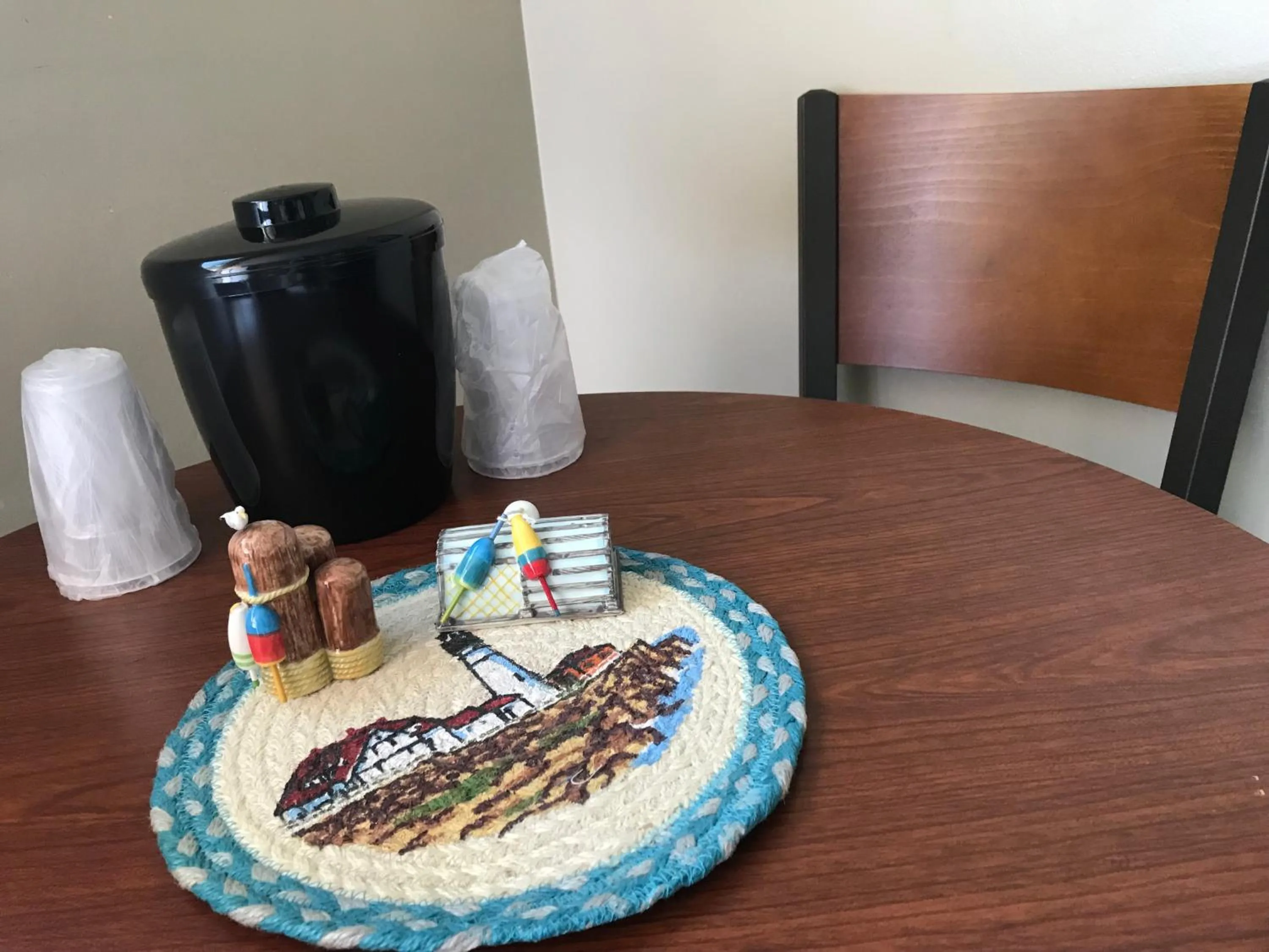 Decorative detail in White Birches Motel