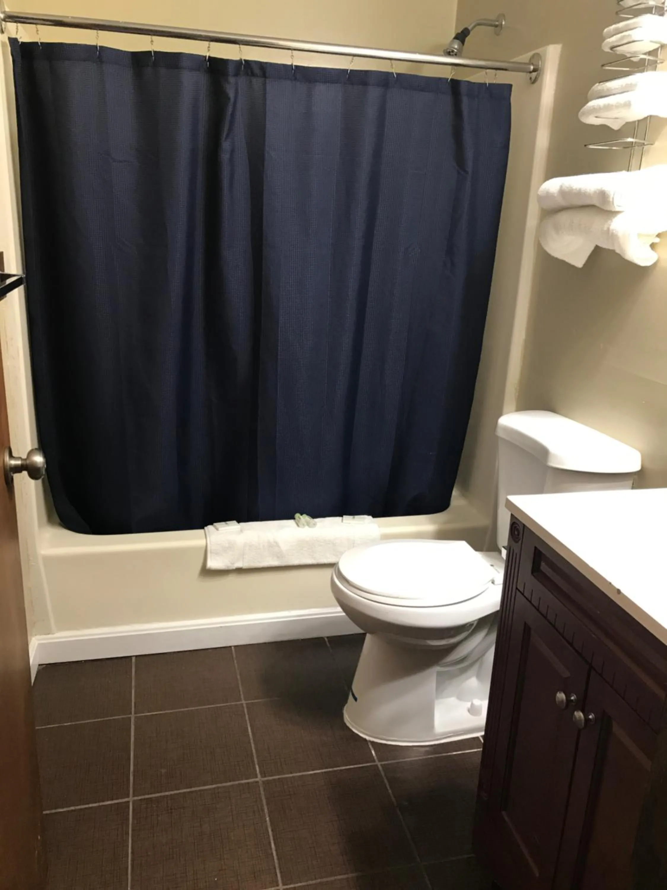 Bathroom in White Birches Motel