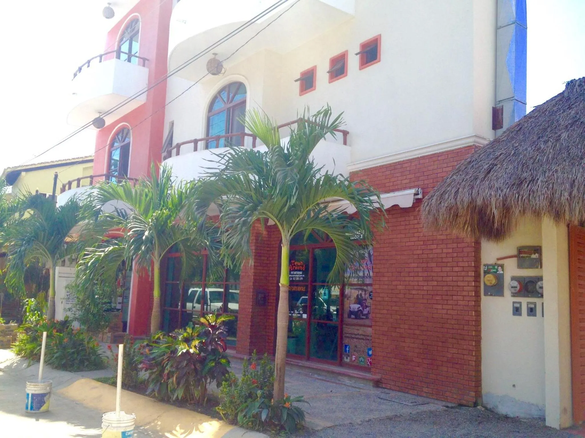 Facade/entrance in Hotel y Suites Los Encantos