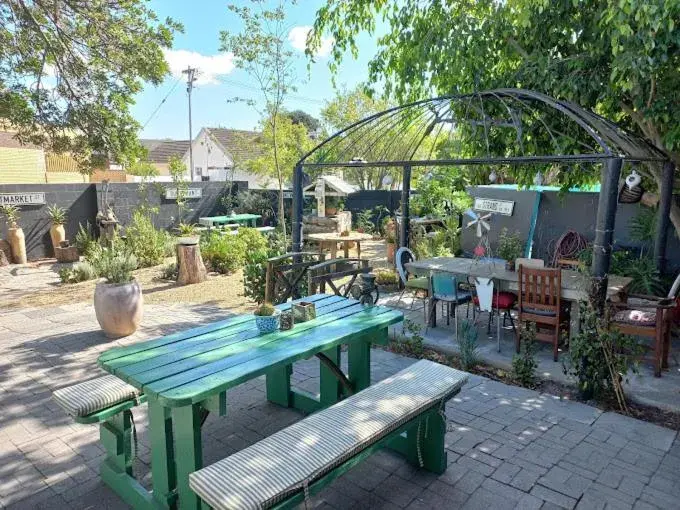 Property building in Suzies Huis Restaurant Bed and Breakfast Property building in Suzies Huis Restaurant Bed and Breakfast