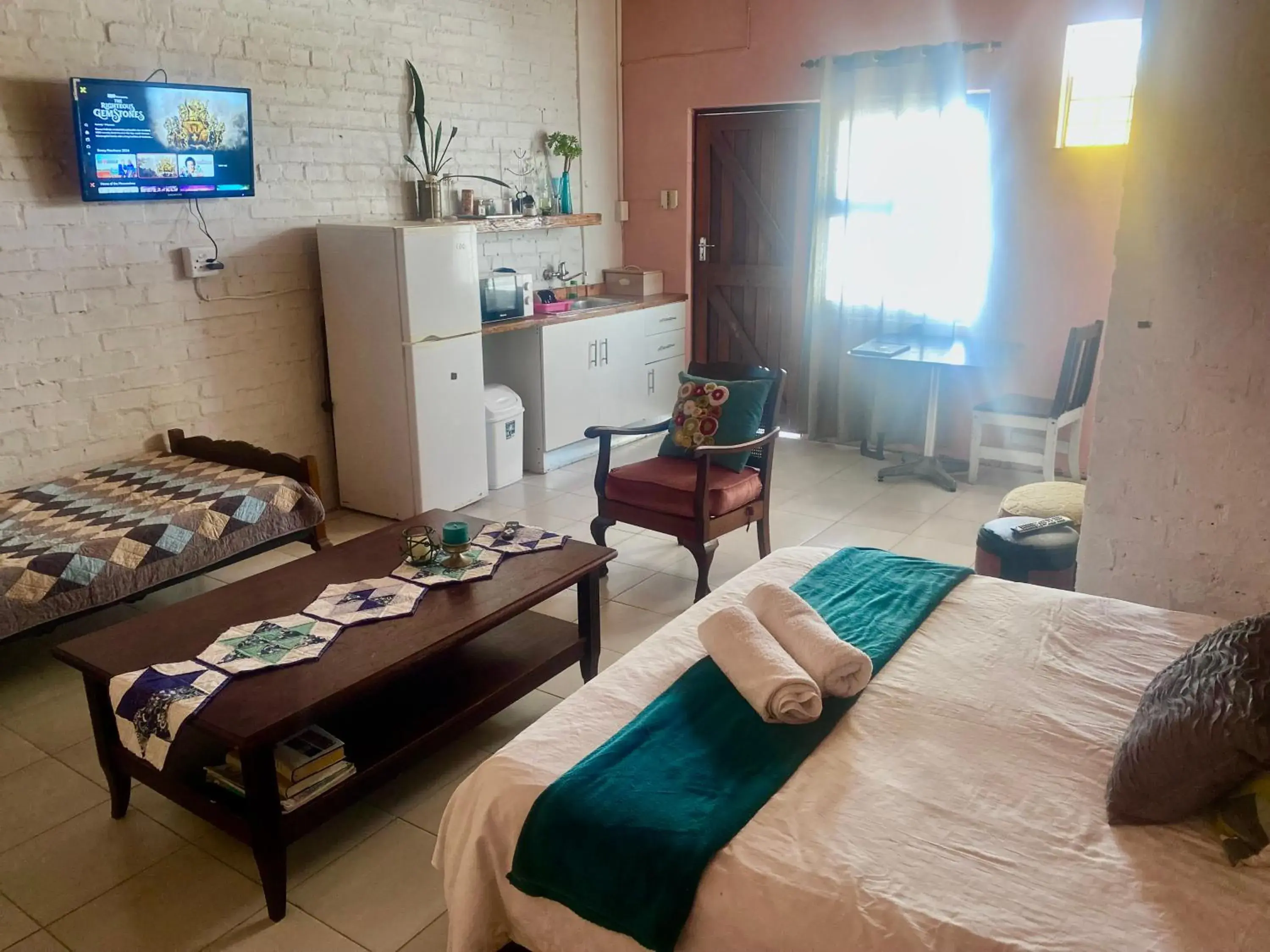 Double Room with Private Bathroom - single occupancy in Suzies Huis Restaurant Bed and Breakfast Double Room with Private Bathroom - single occupancy in Suzies Huis Restaurant Bed and Breakfast