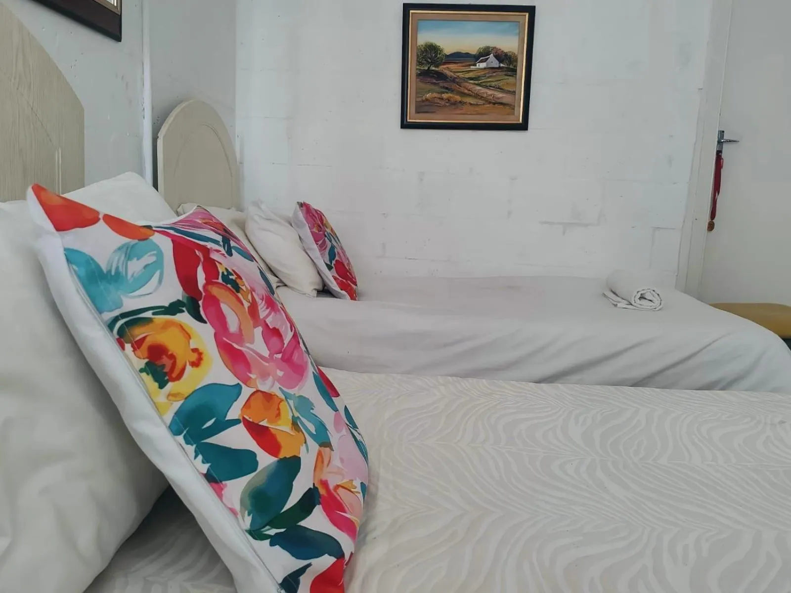 Bed in Suzies Huis Restaurant Bed and Breakfast