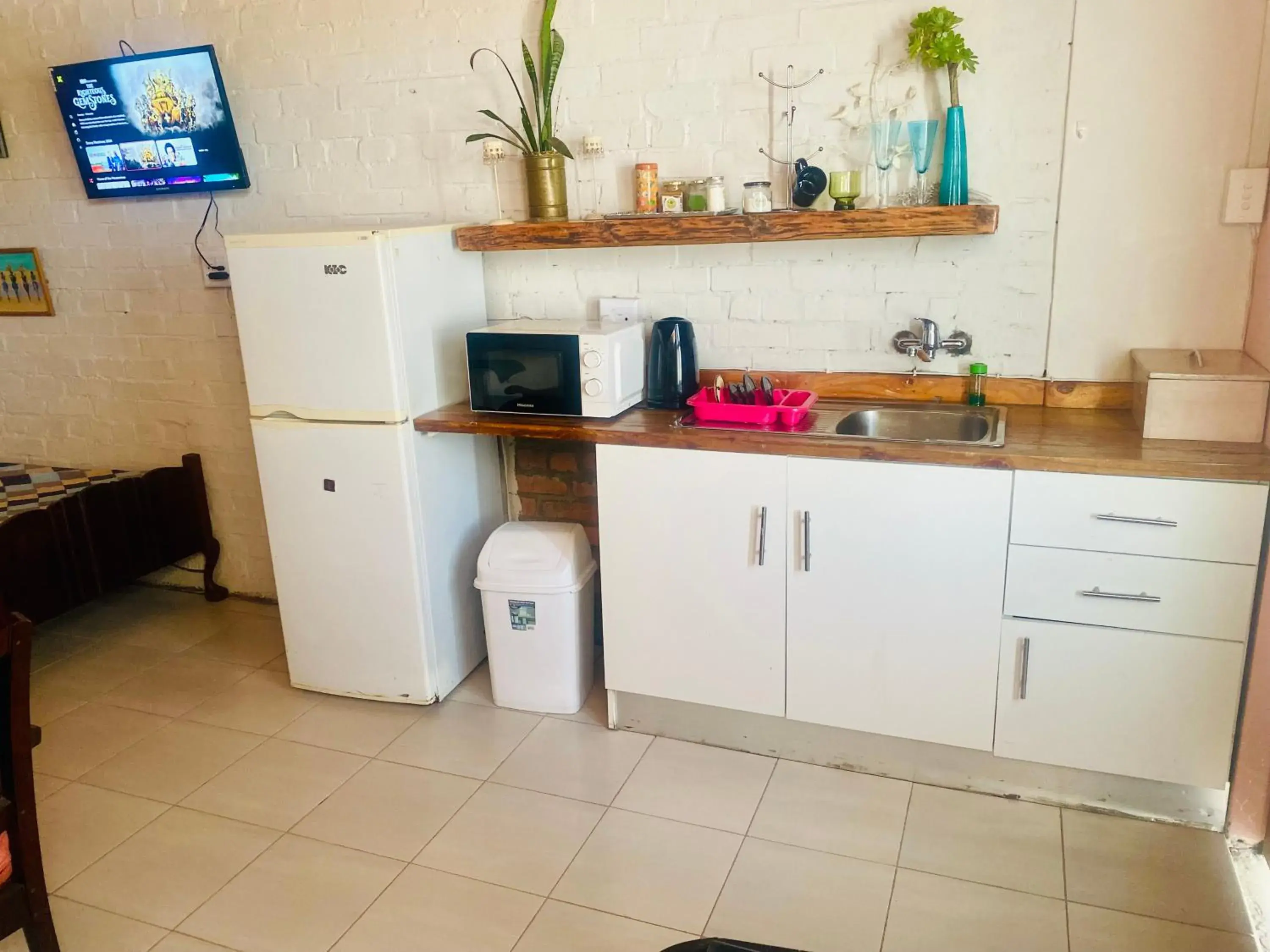 Double Room with Private Bathroom - single occupancy in Suzies Huis Restaurant Bed and Breakfast Double Room with Private Bathroom - single occupancy in Suzies Huis Restaurant Bed and Breakfast