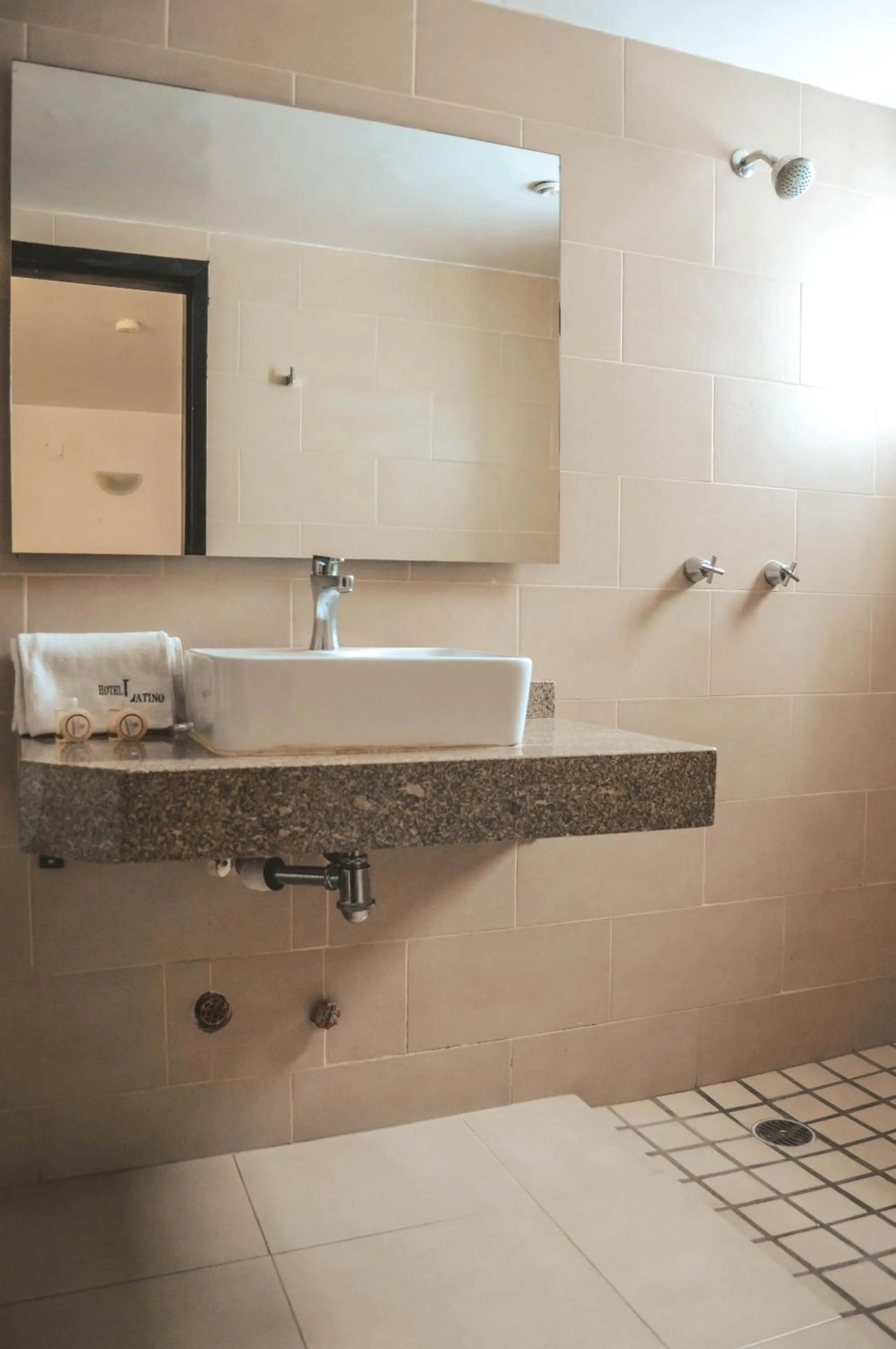 Bathroom in Hotel Latino