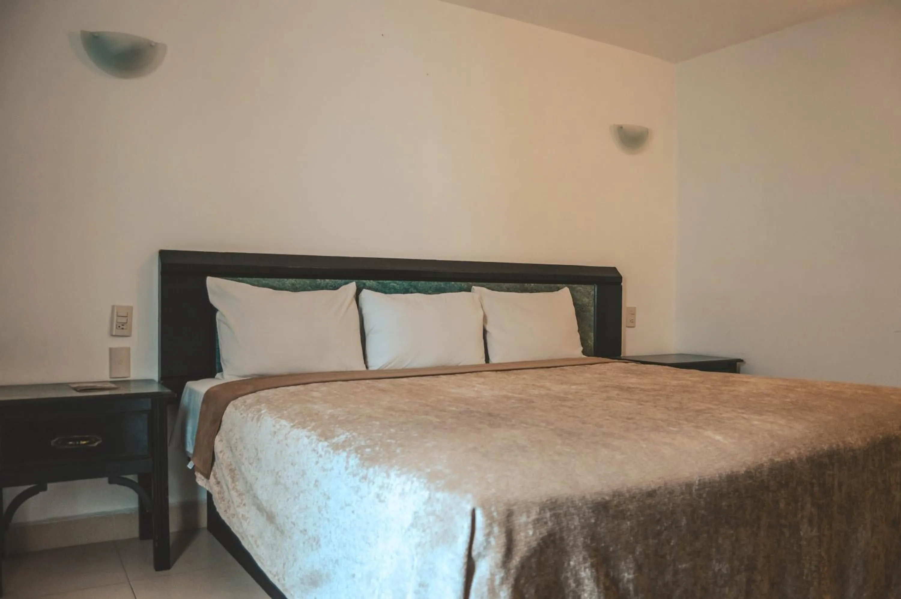 Photo of the whole room, Bed in Hotel Latino